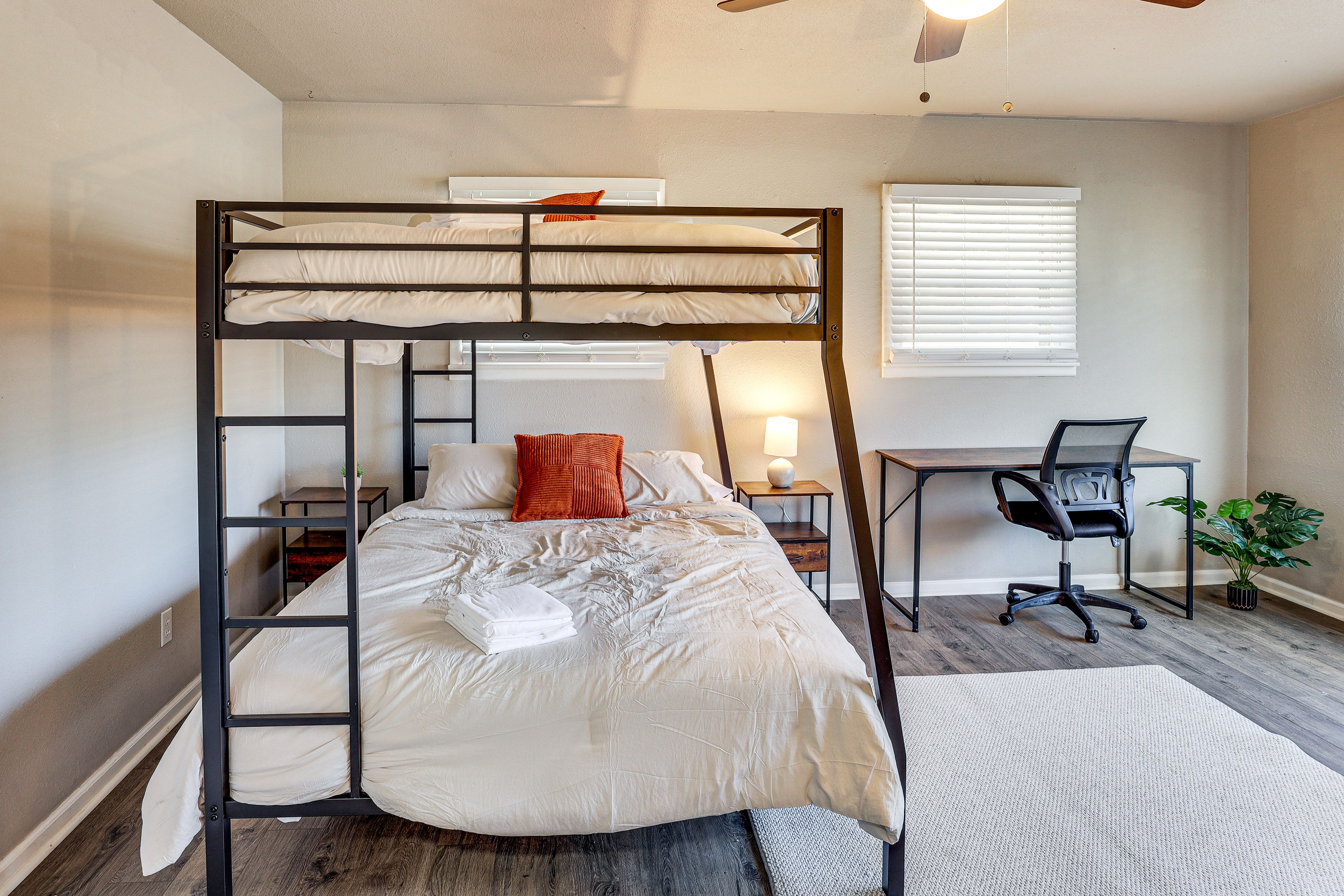 Bedroom 3 | Full/Queen Bunk Bed | Desk Workspace | Smart TV