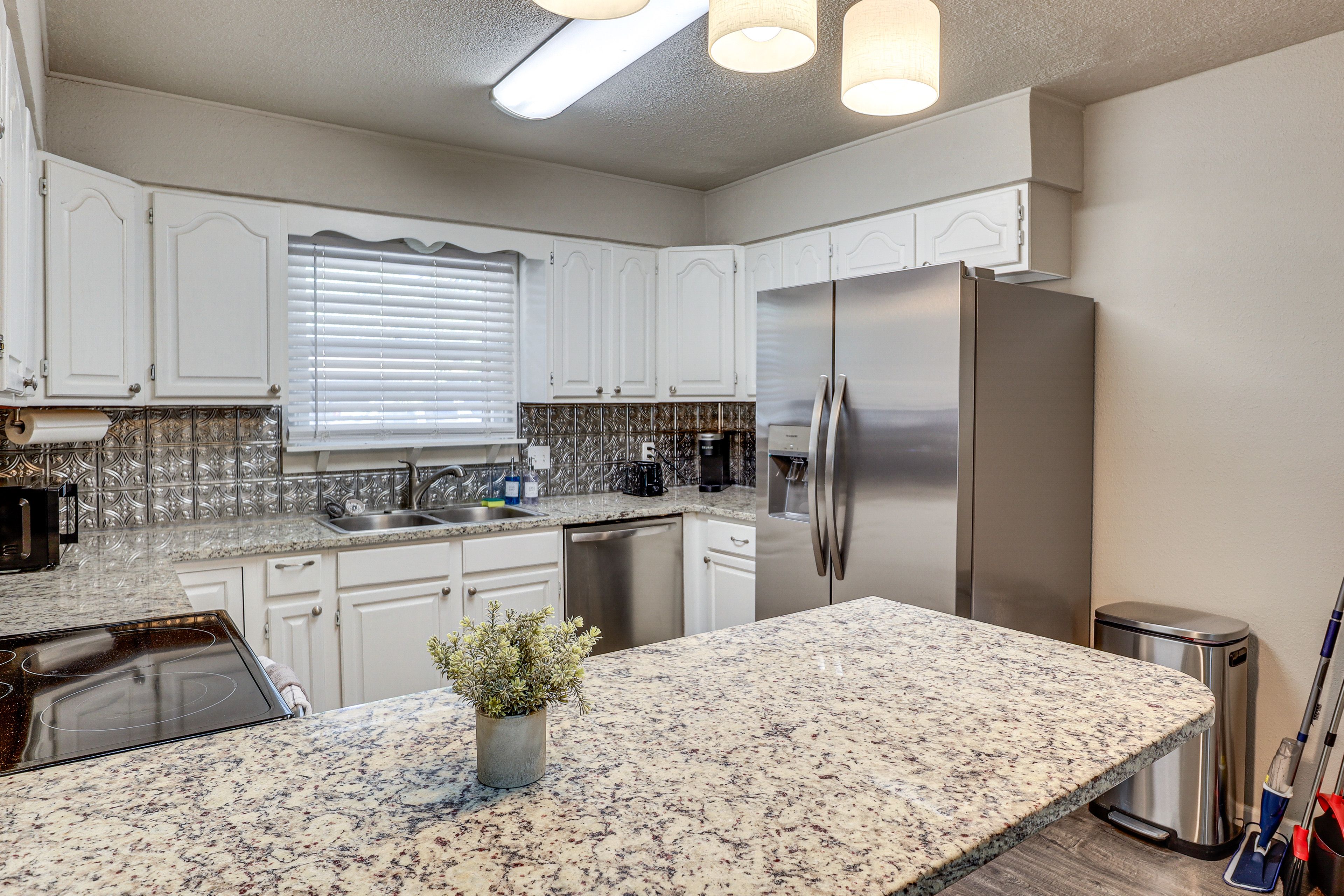 Kitchen | Cooking Basics | Keurig Coffee Maker | Dishwasher | Ice Maker