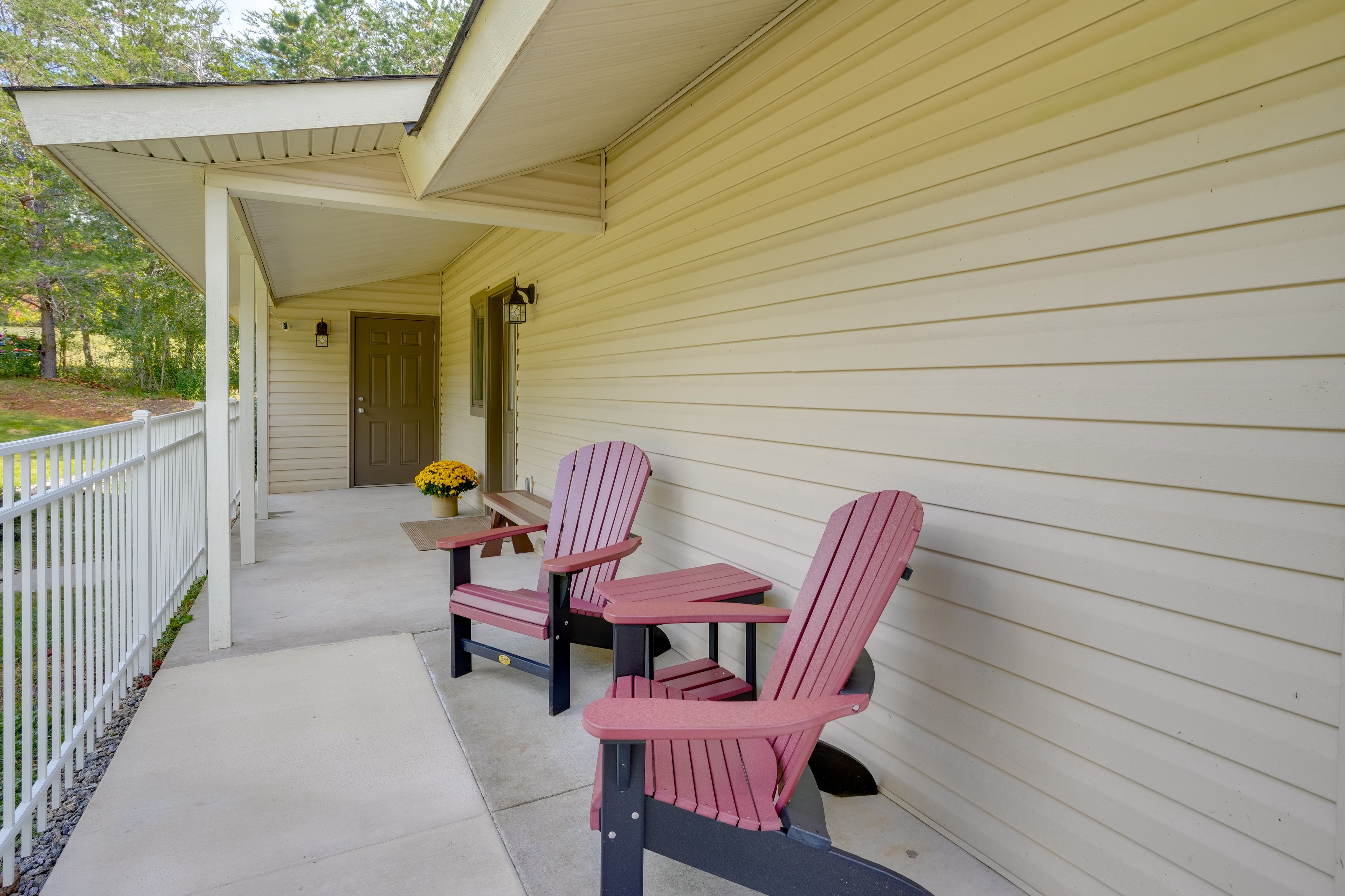 Front Patio | Private Entrance