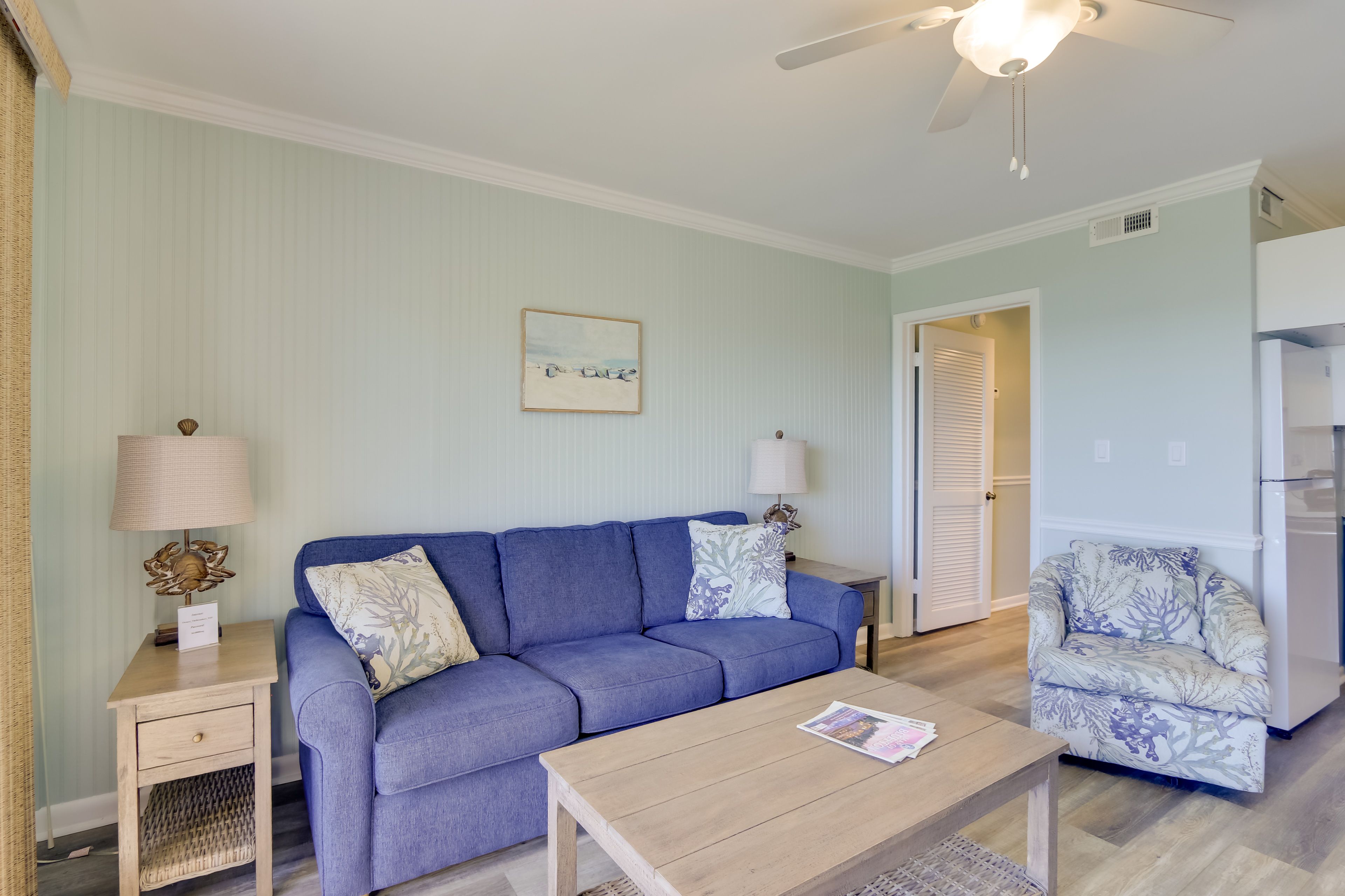 Living Room | Central A/C & Heating | Smart TV