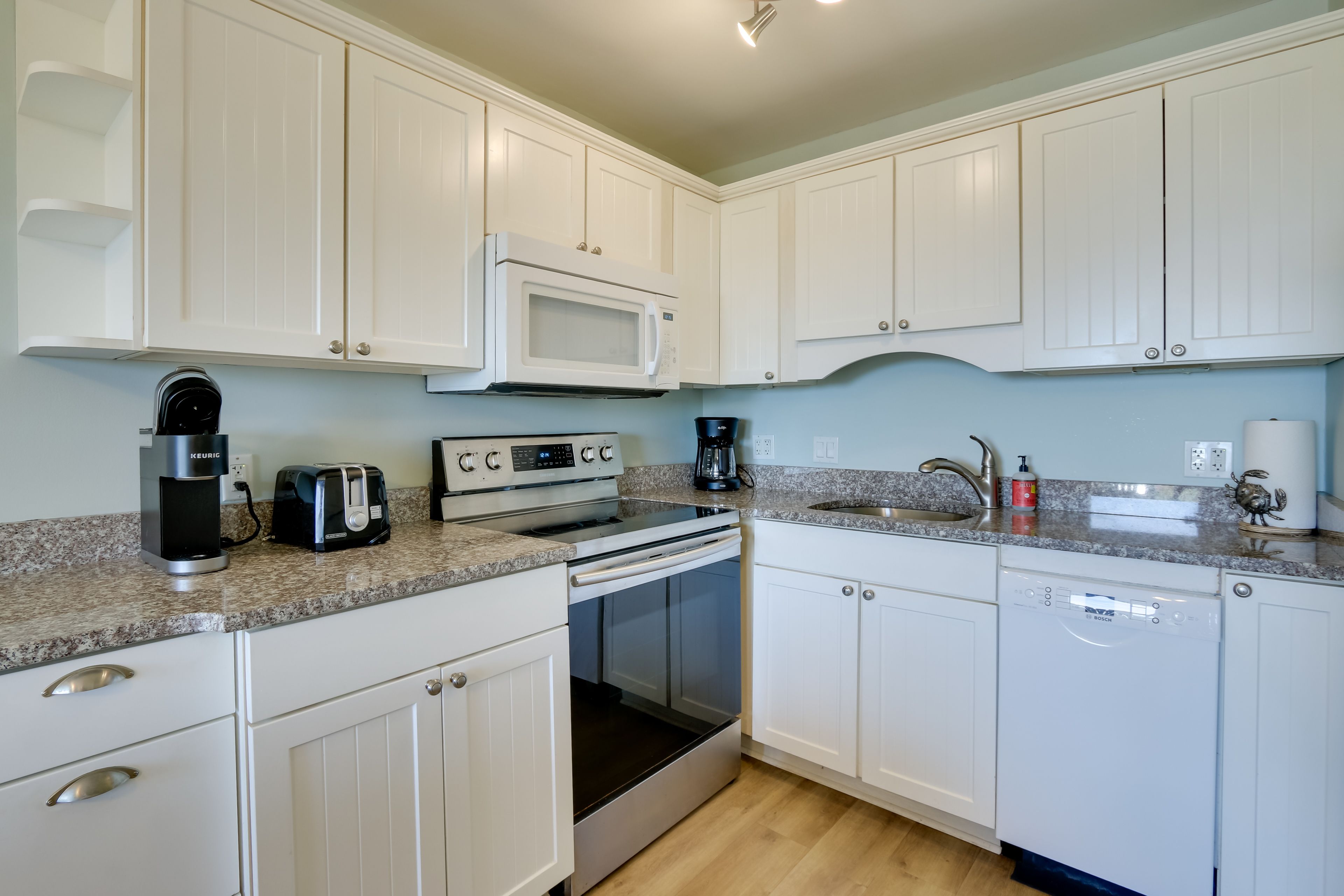 Kitchen | Dishwasher | Drip Coffee Maker & Keurig