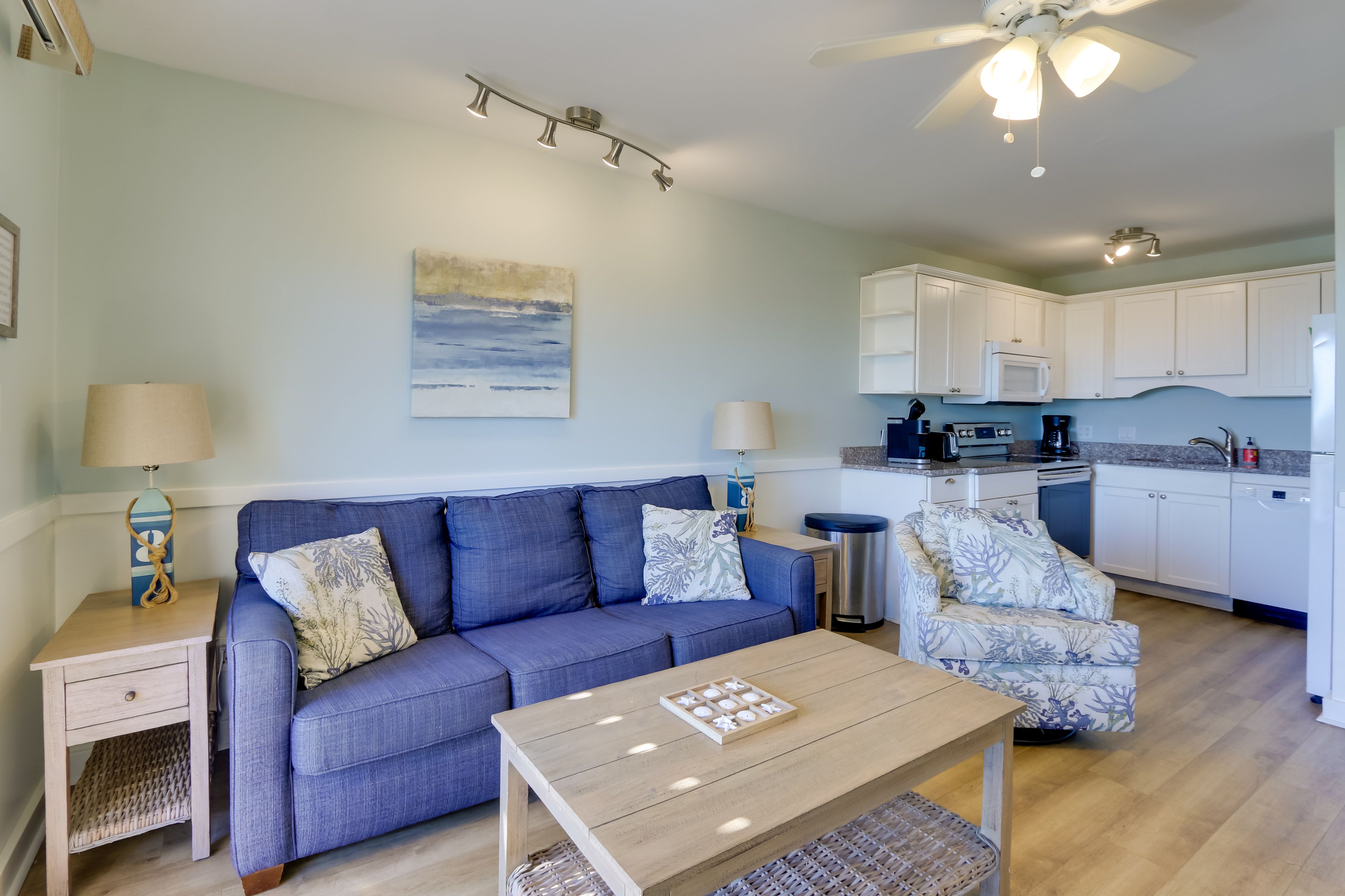 Living Room | Central A/C & Heating | Smart TV