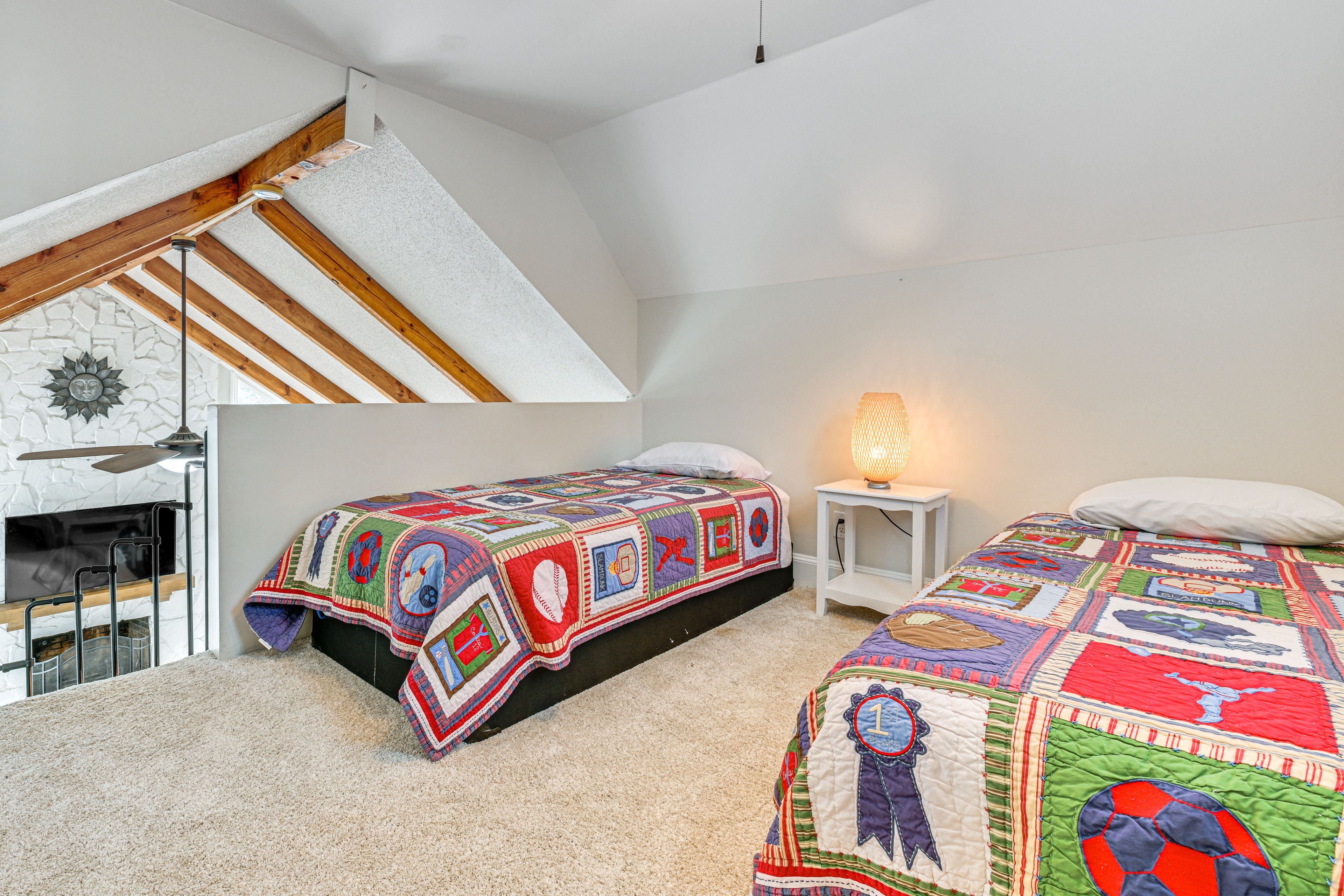 Loft | 2 Twin Beds | Upper Level