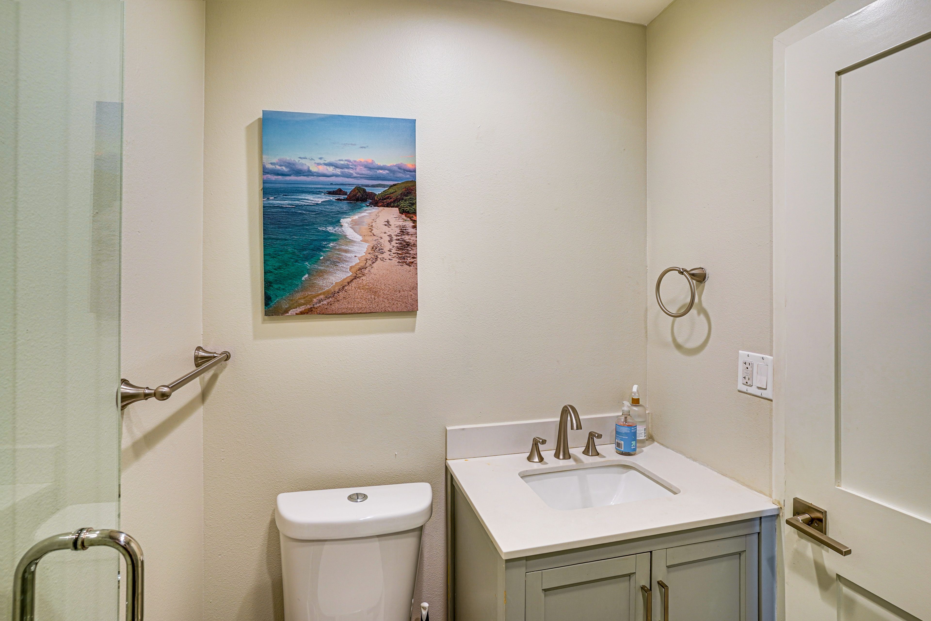 Full Bath | 1st Floor