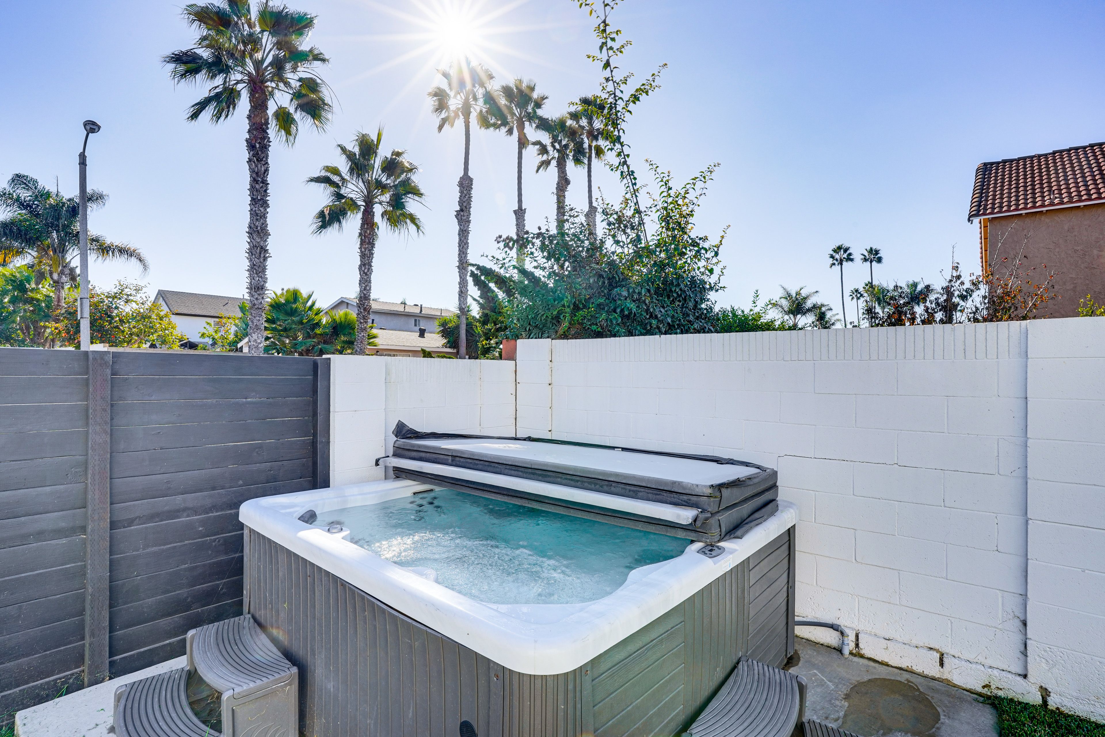 Courtyard | Hot Tub