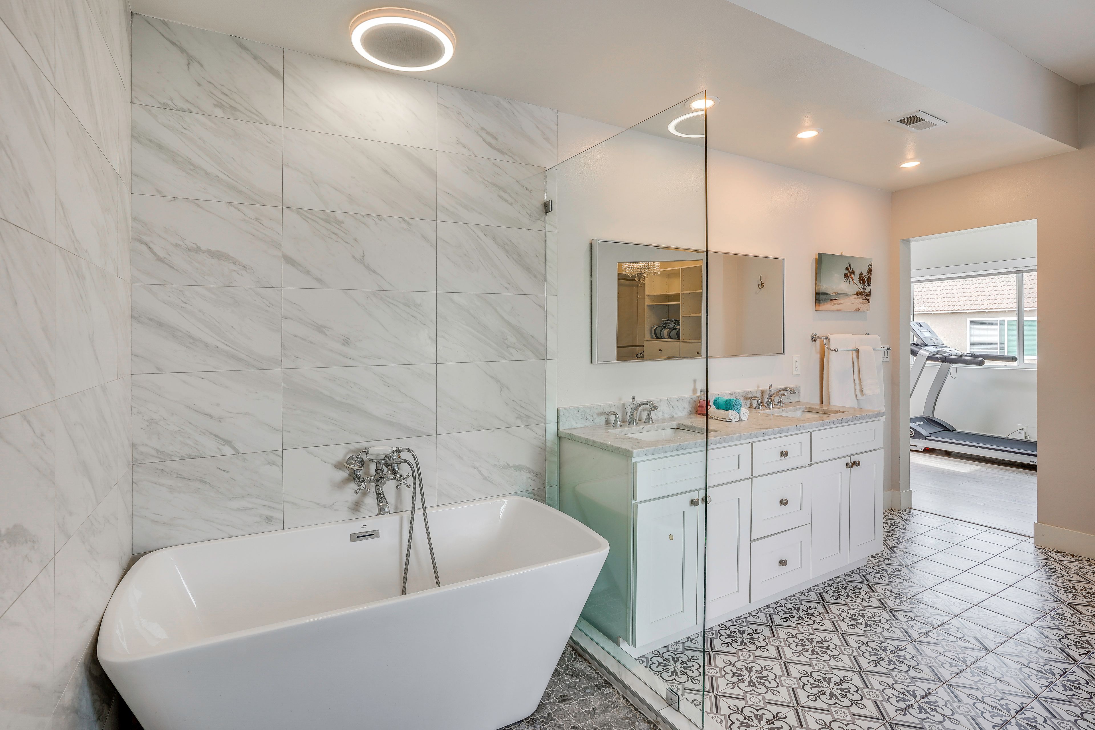Full Bath | Towels | Hair Dryer | 2nd Floor