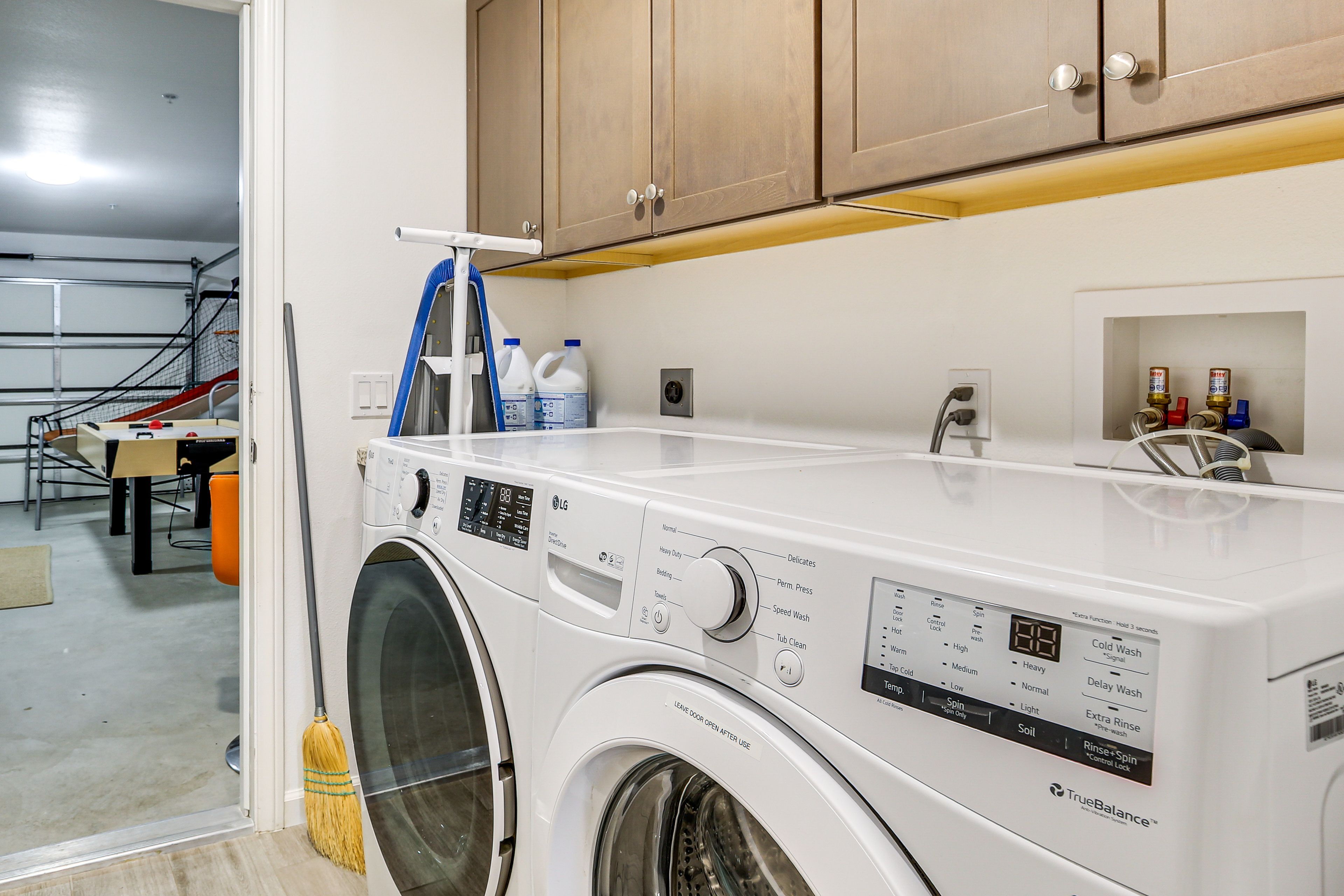 Laundry Room | Washer & Dryer