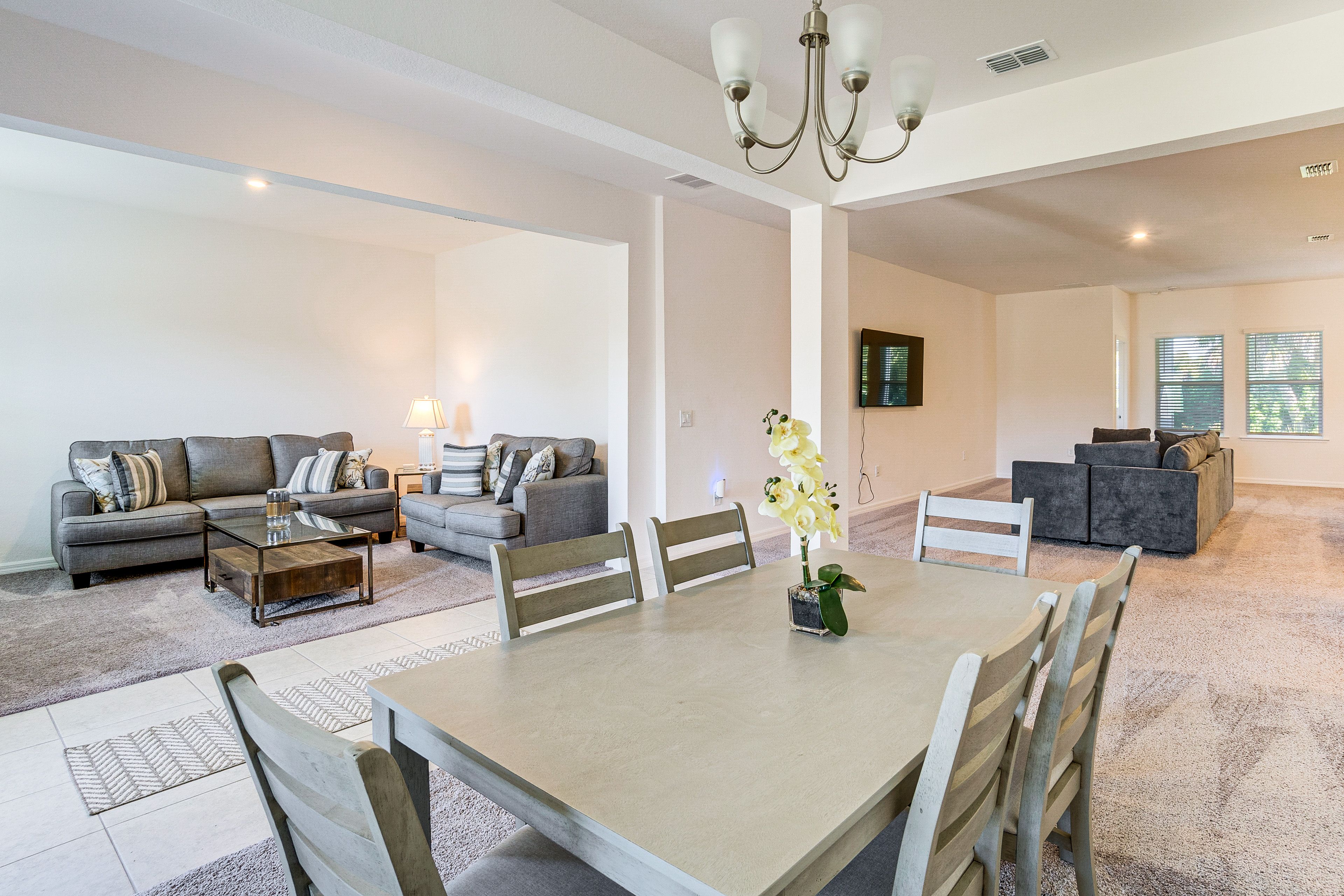 Dining Area | Dishware/Flatware | Central Heating & A/C | Free WiFi