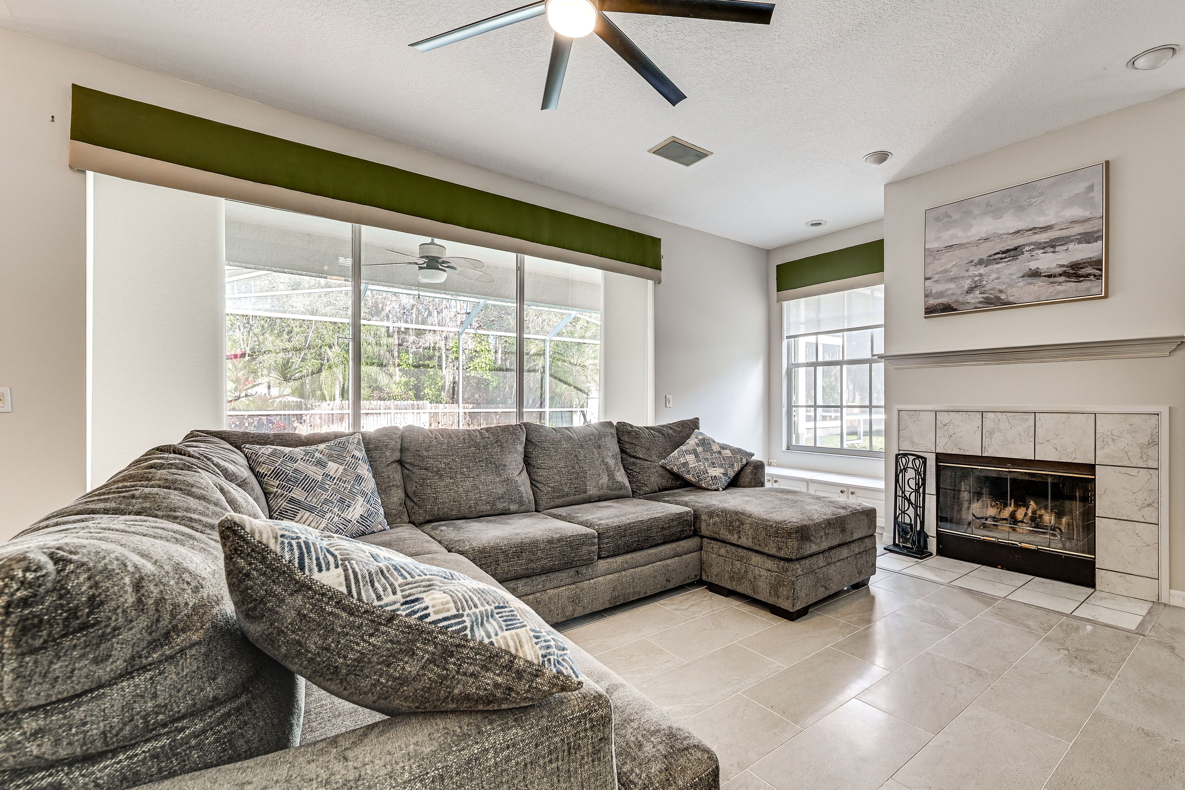 Living Room | Free WiFi | Central Heating & A/C | Smart TV | Queen Sleeper Sofa