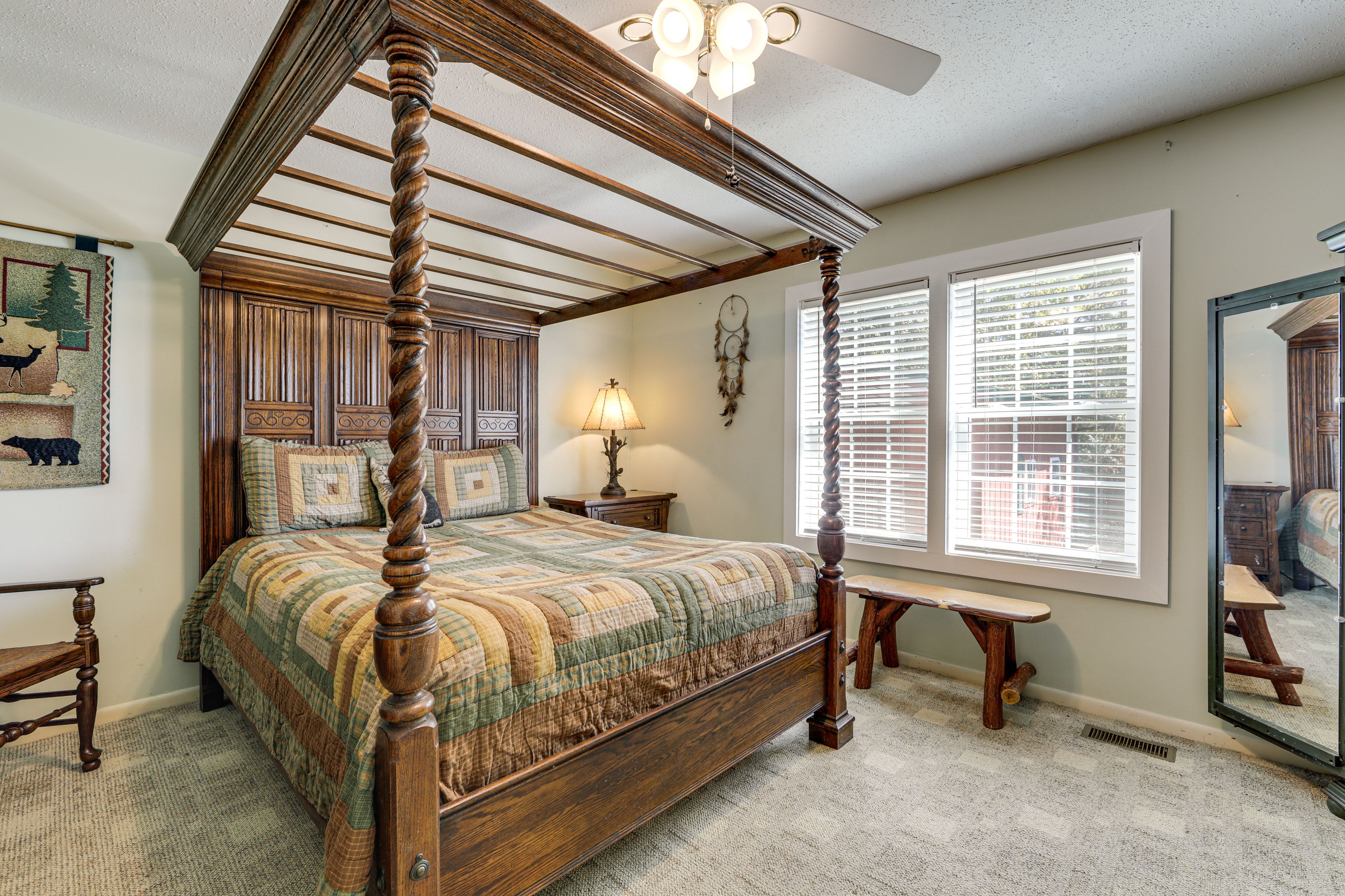 Bedroom 1 | Queen Bed | TV | 1st Floor