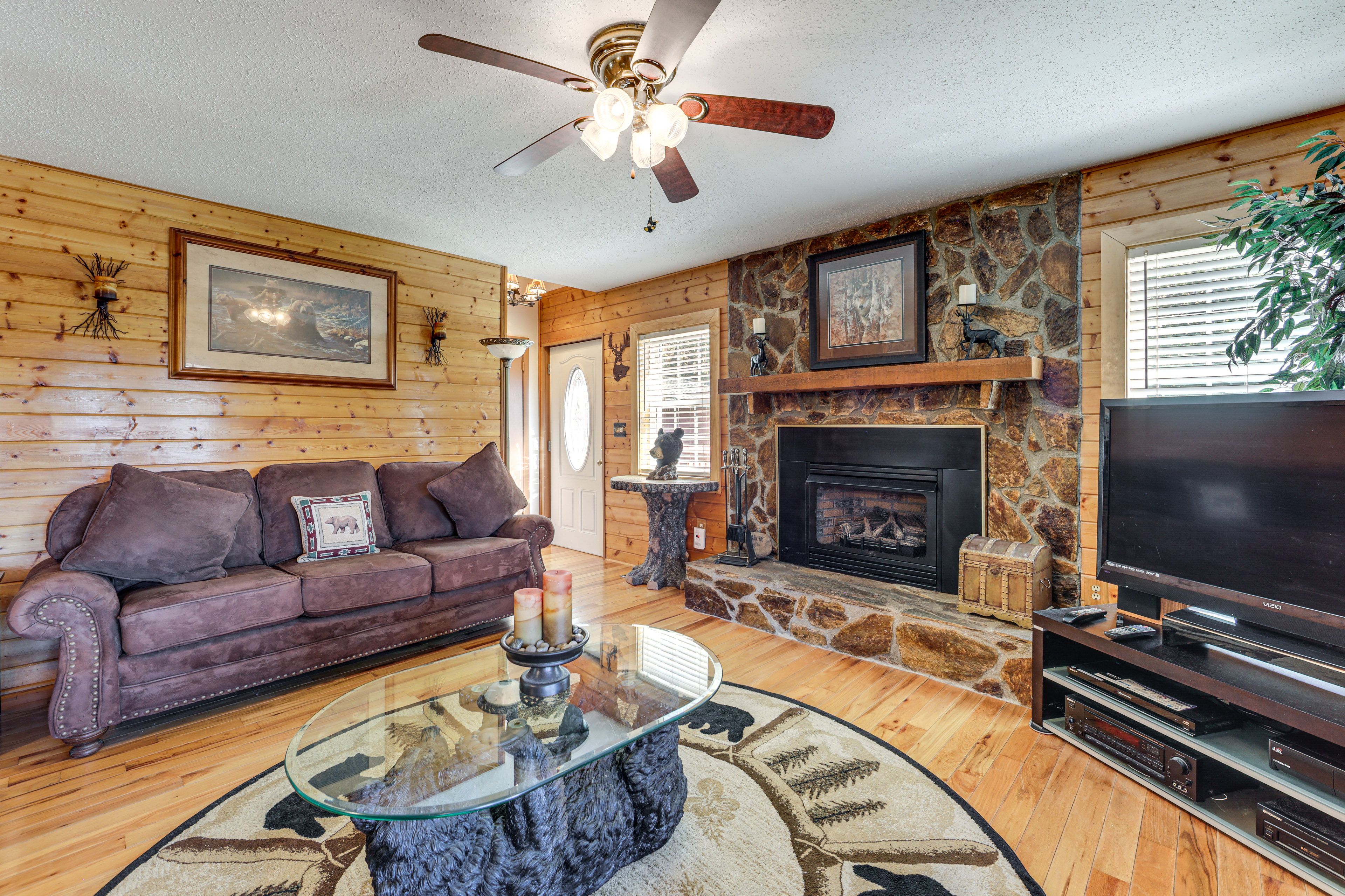 Living Area | TV | Gas Fireplace | Board Games | 1st Floor