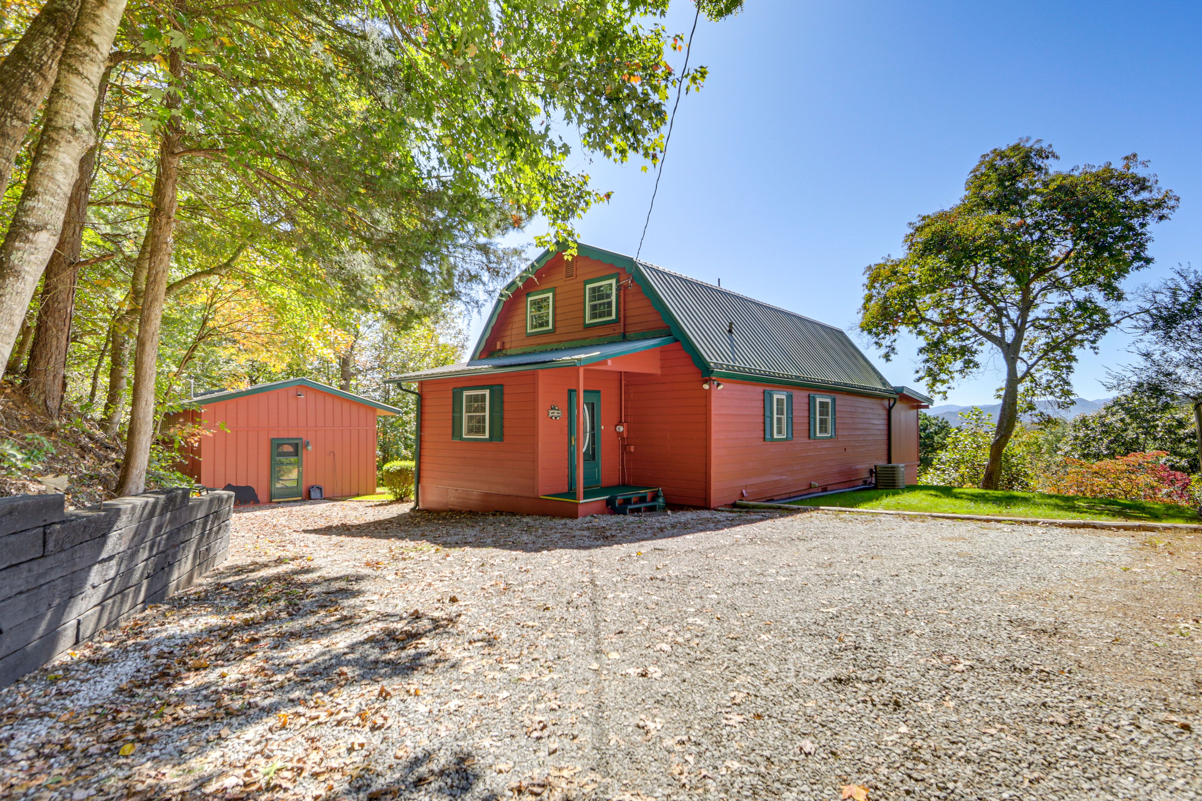 Parking | Gravel Driveway (2 Vehicles)