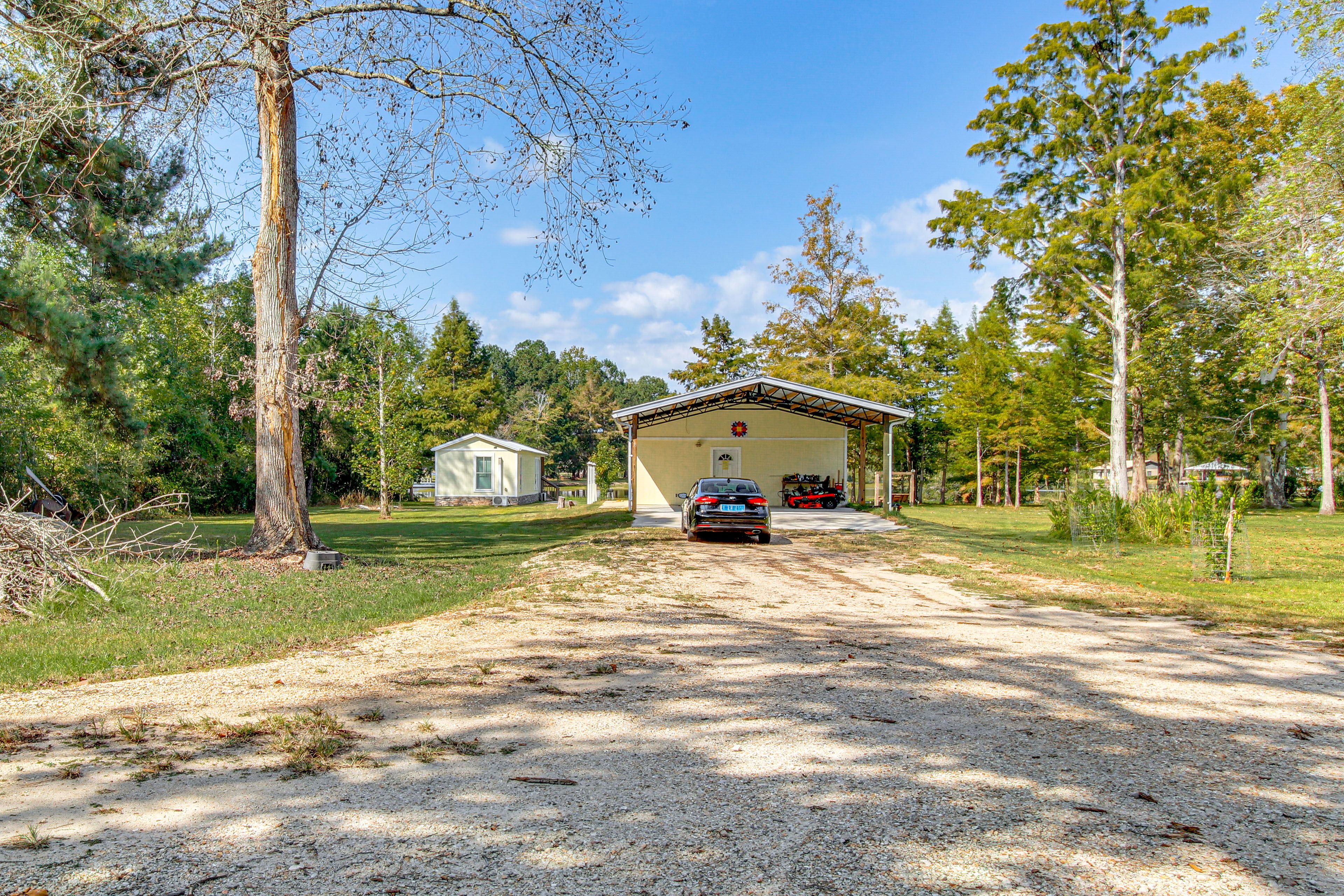 Parking | Driveway (2 Vehicles, Tandem Parking)
