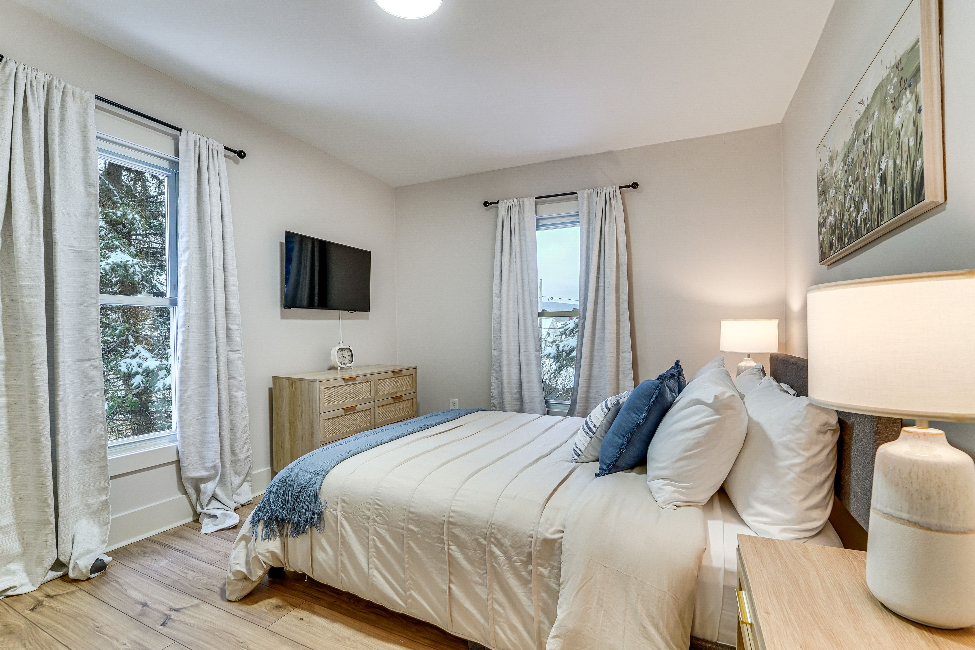 Bedroom 1 | Queen Bed | 2nd Level