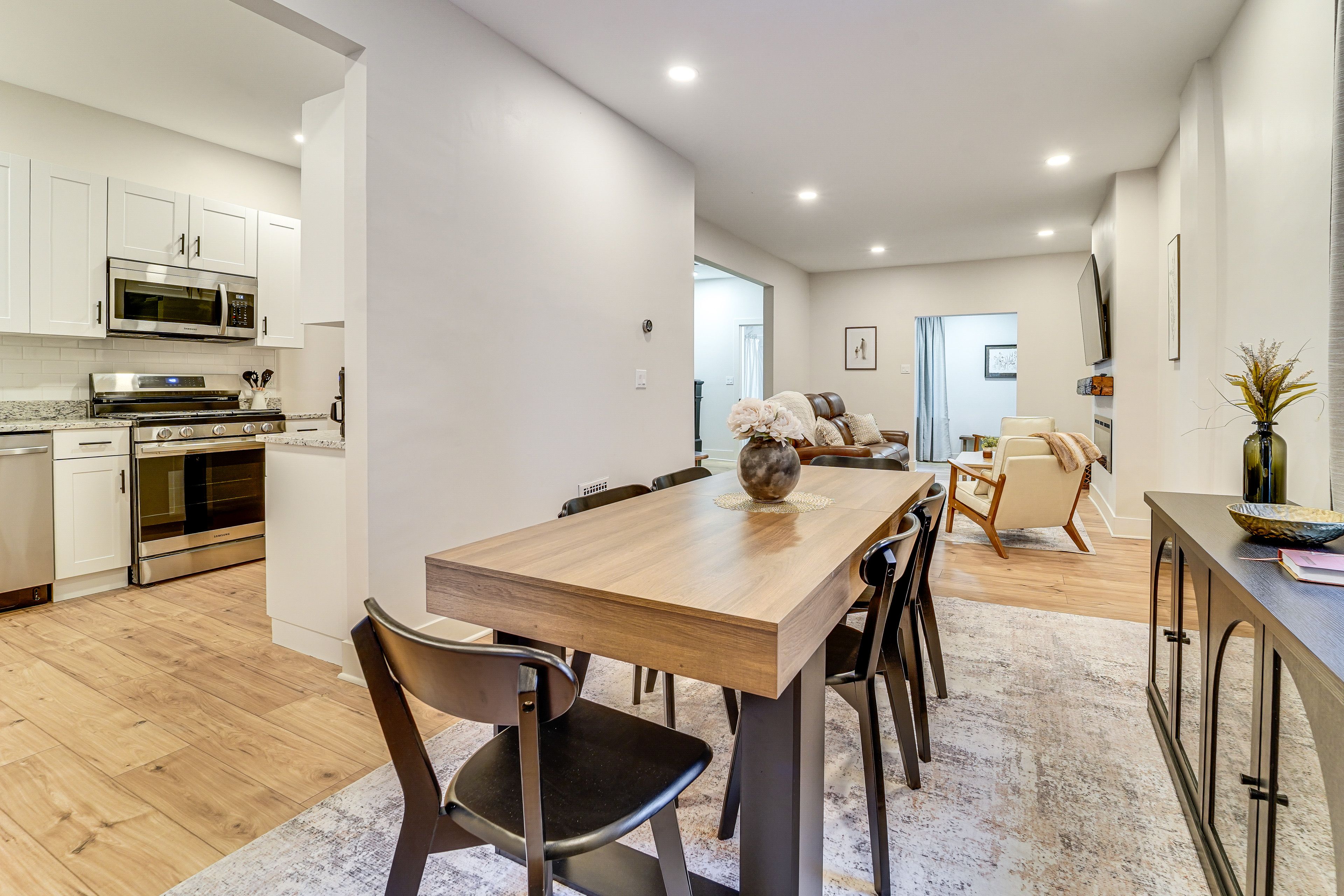 Dining Room | Dishware/Flatware Provided | Main Level
