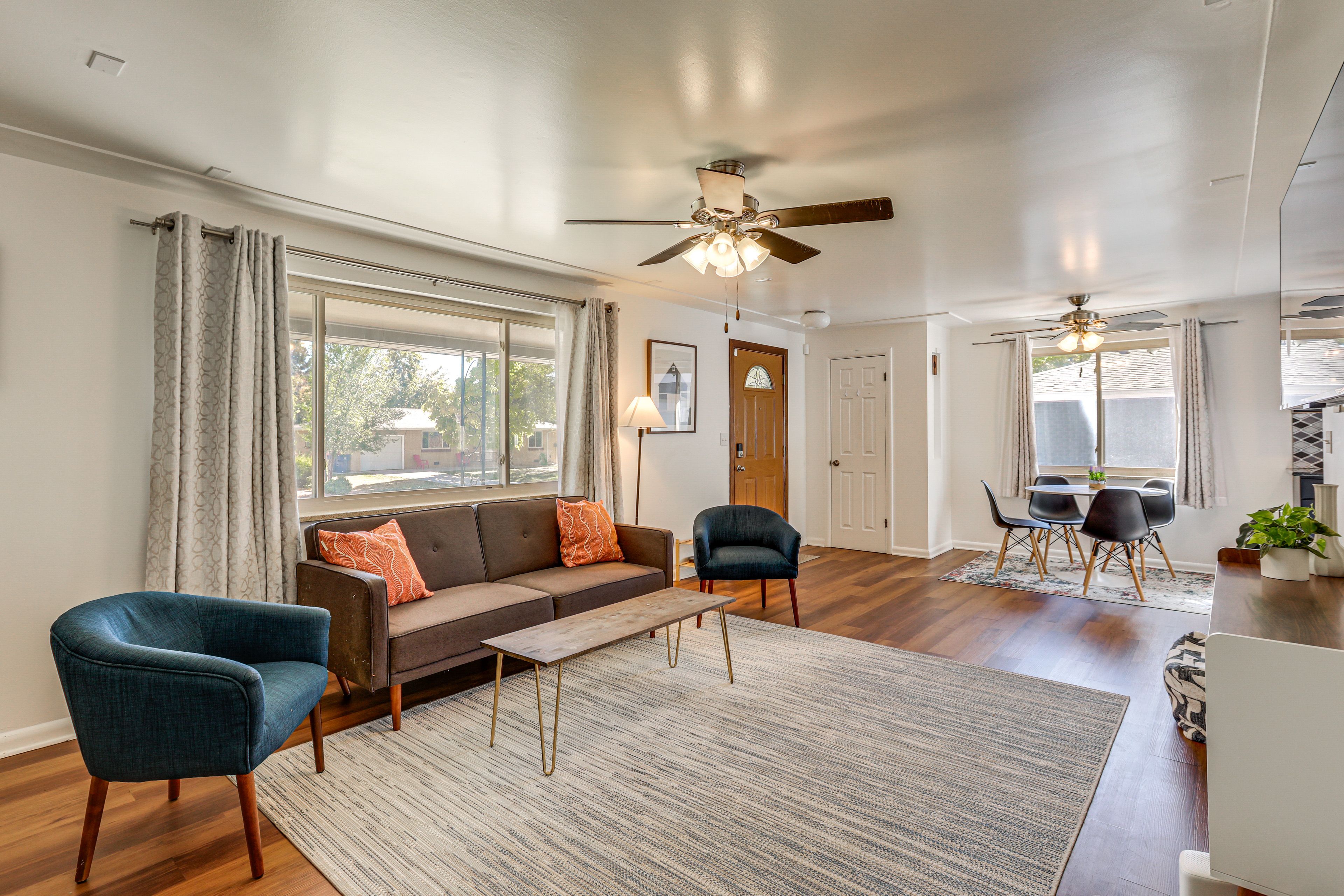 Living Room | Free WiFi | Central Heating | Smart TV