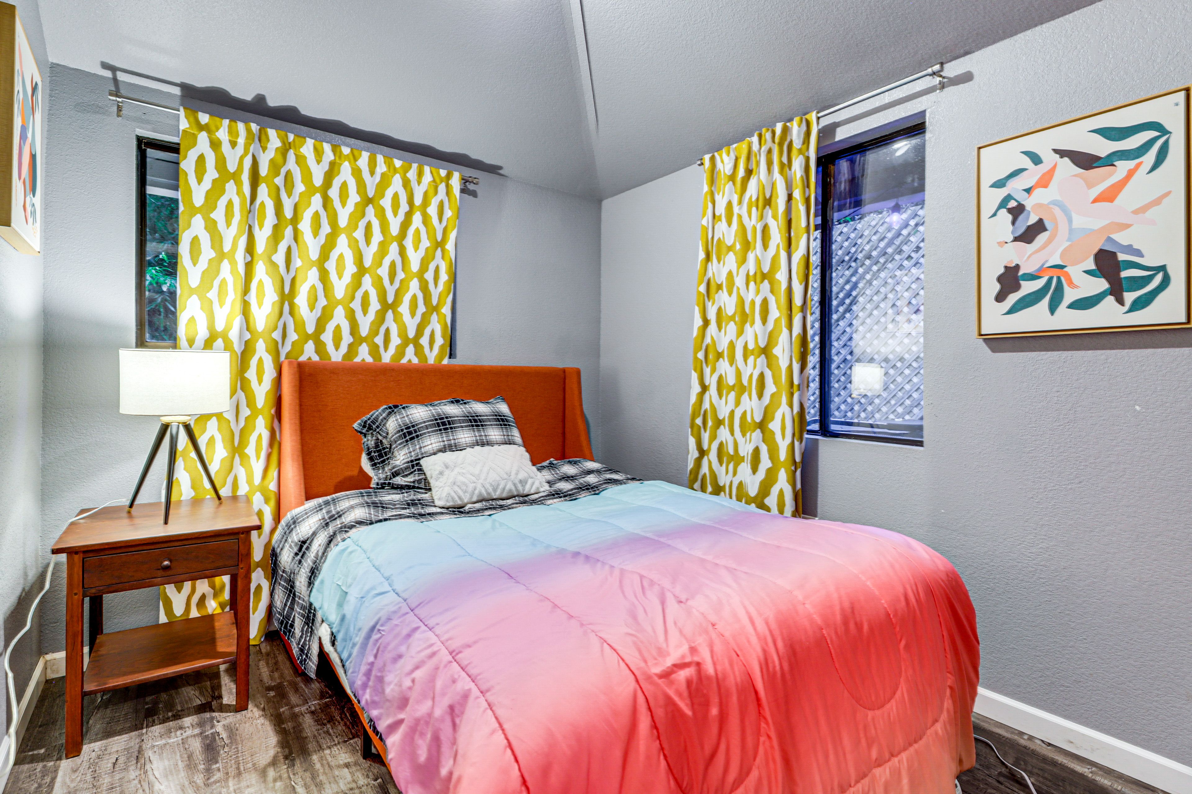 Bedroom 2 | Queen Bed