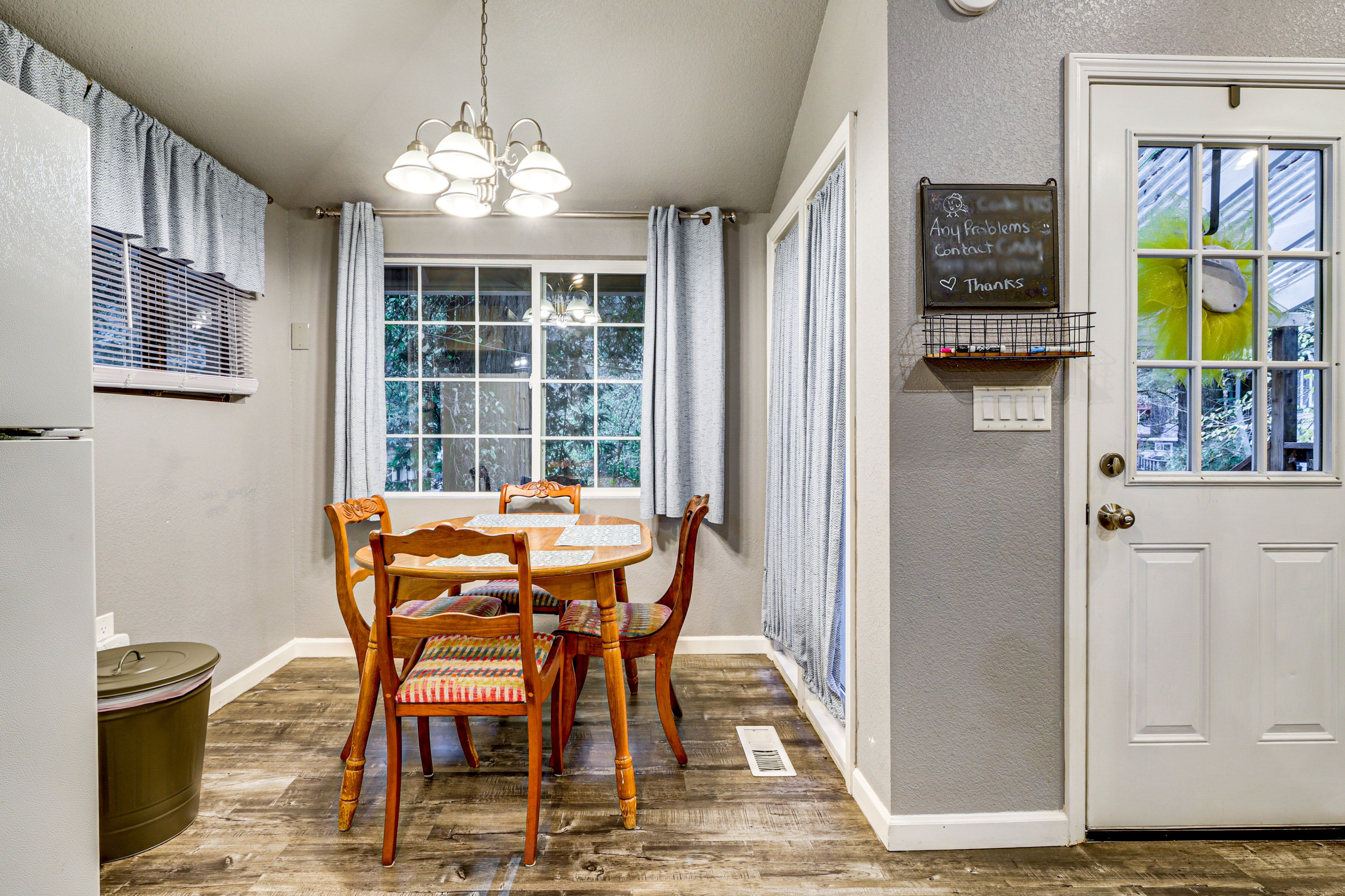 Dining Area | Dishware & Flatware