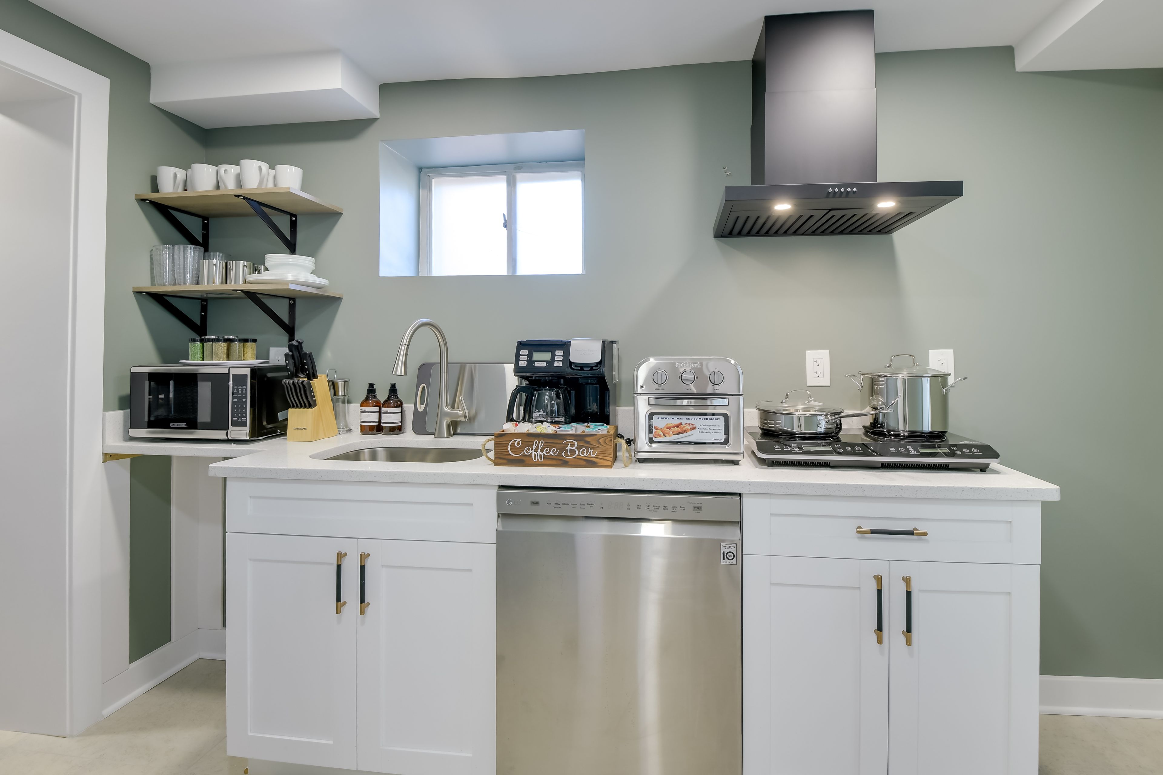 Kitchenette | Drip/Keurig Coffee Maker | Air Fryer | Spices