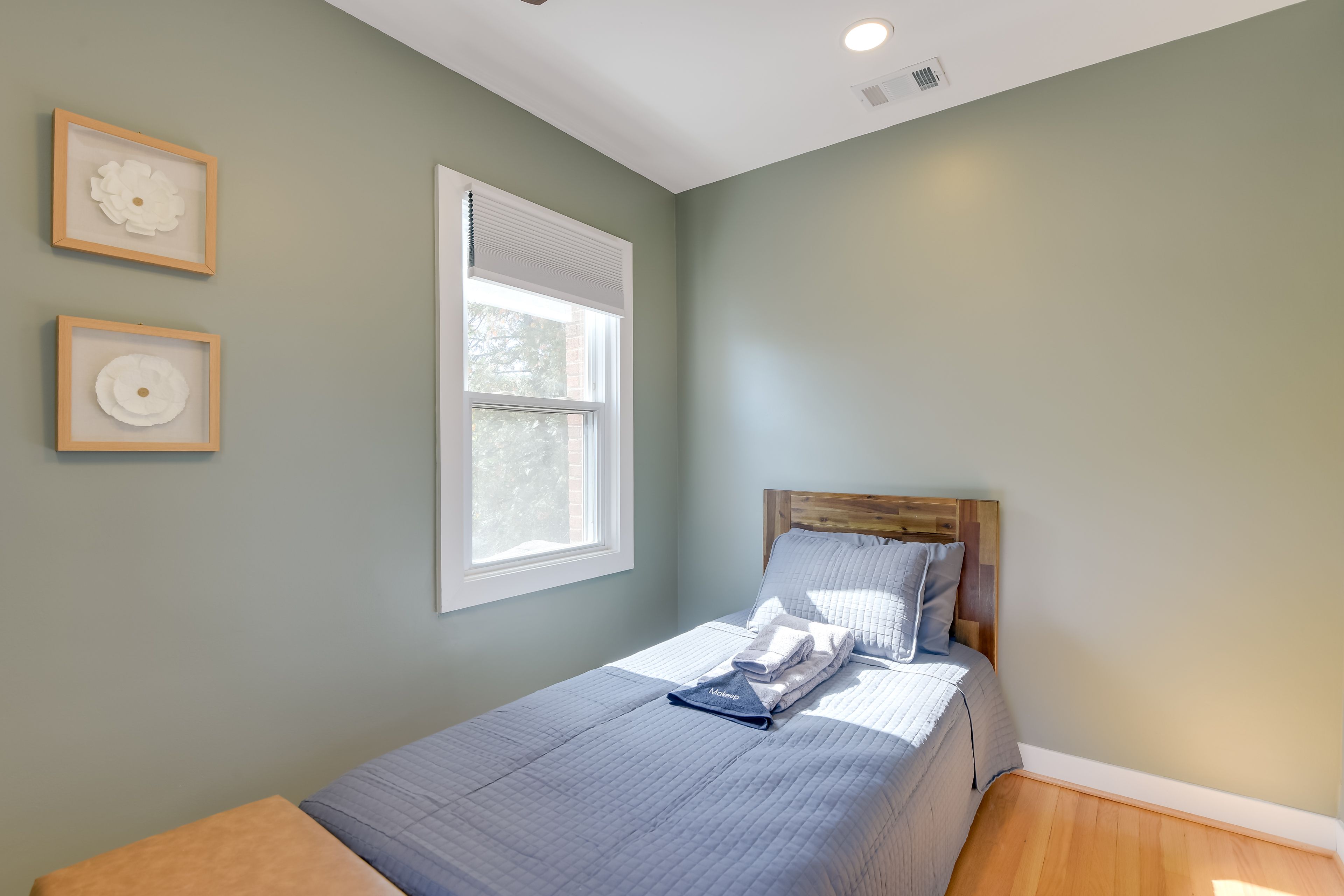 Bedroom 3 | Twin Bed | 2nd Floor