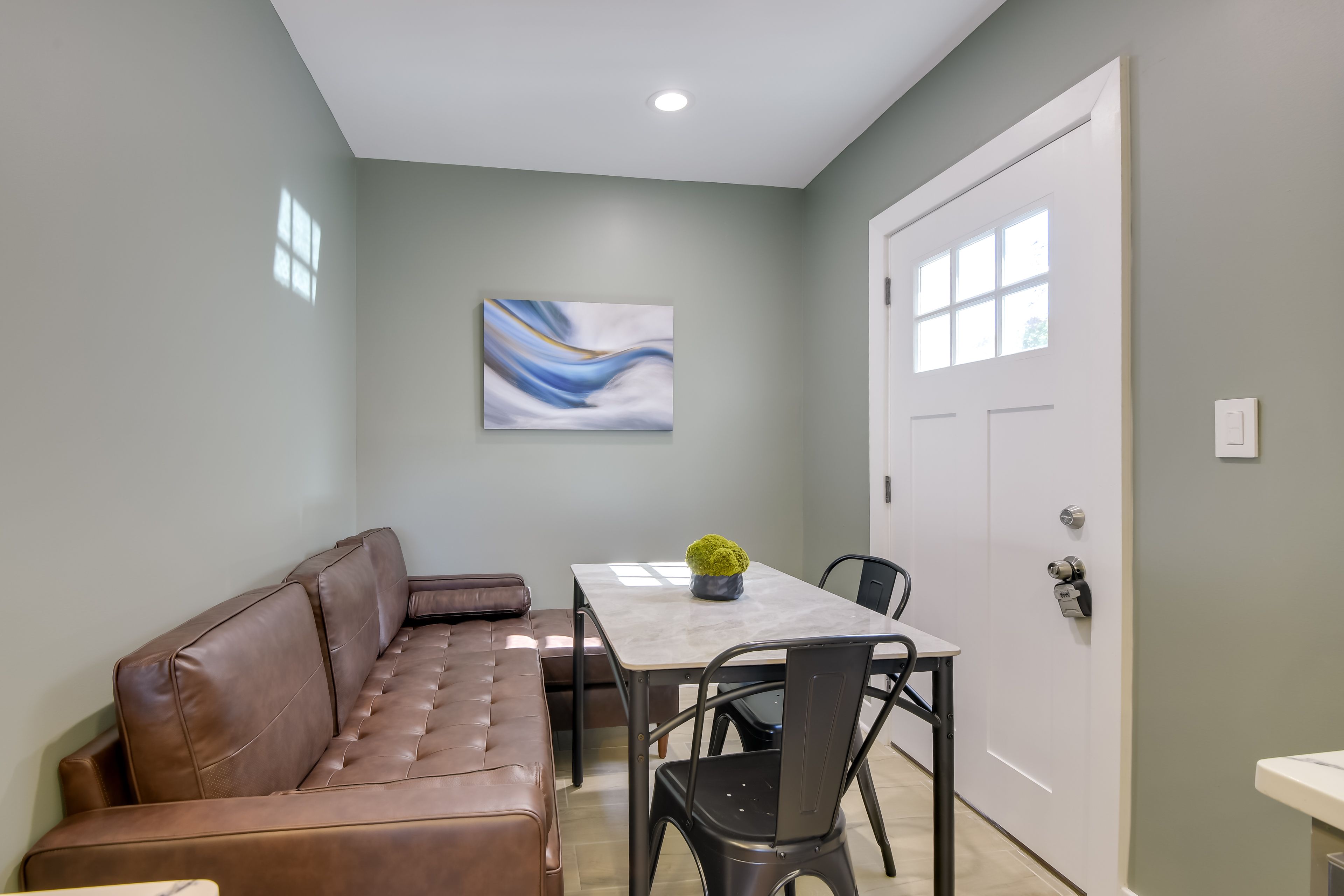 Seating/Dining Area | Free WiFi | Central A/C & Heat | 1st Floor