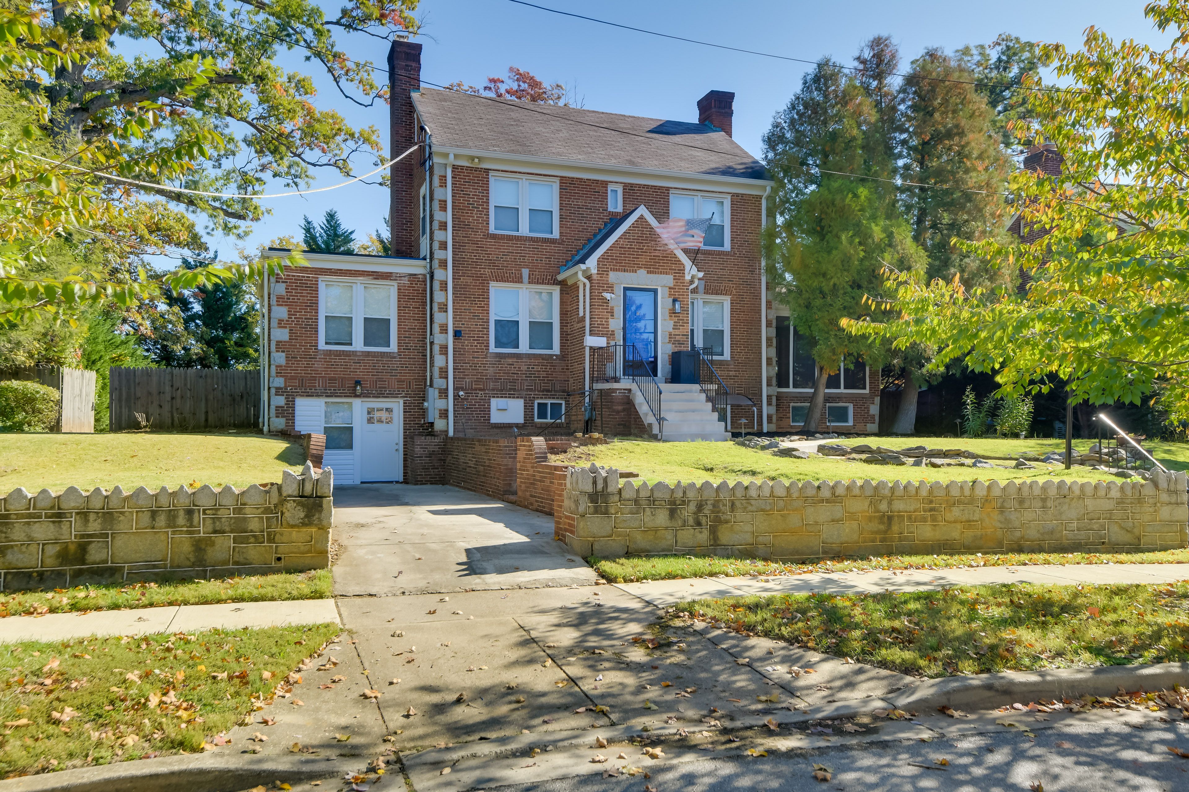 Building Exterior | Surrounding Area