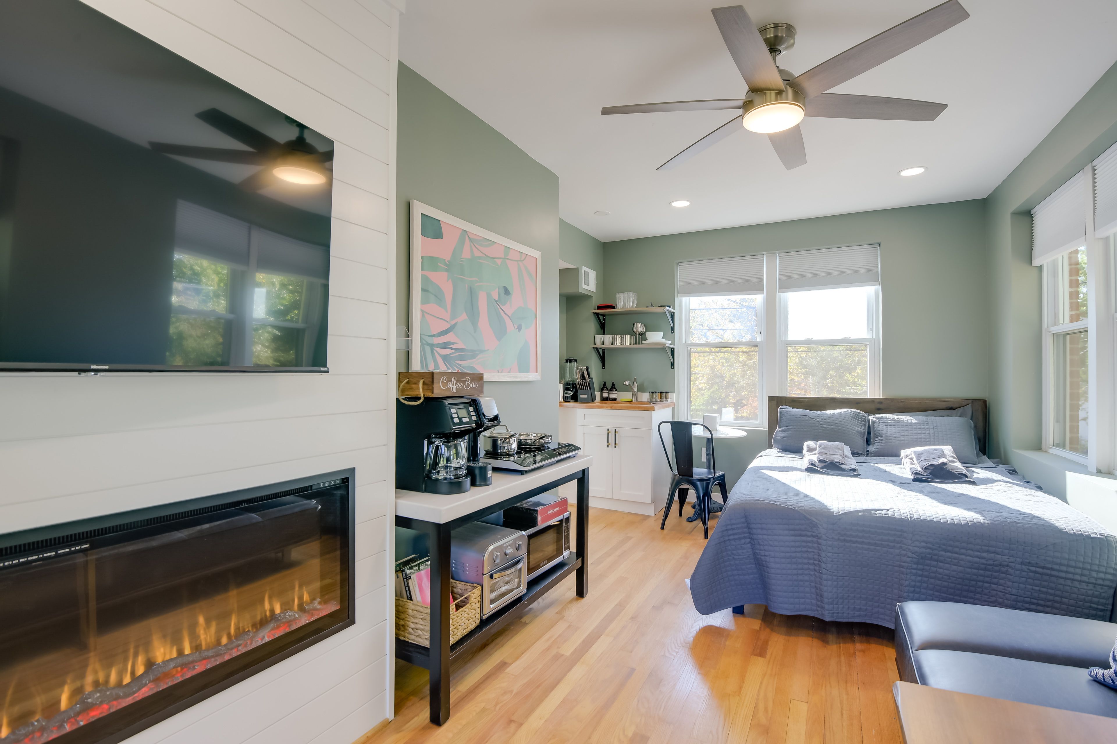 Cheverly Vacation Rental | Studio | 1BA | Steps Required | 400 Sq Ft