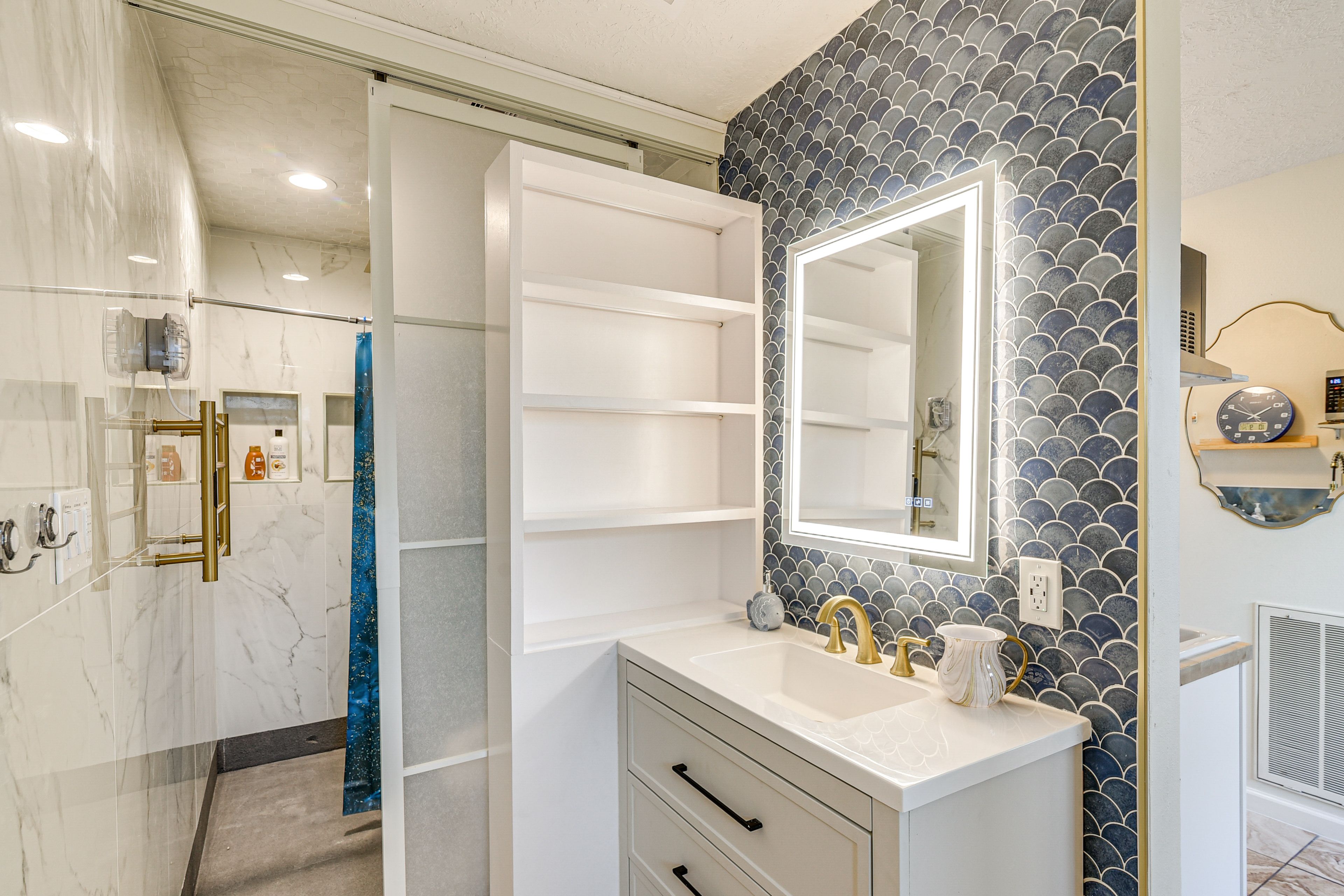 Full Bathroom