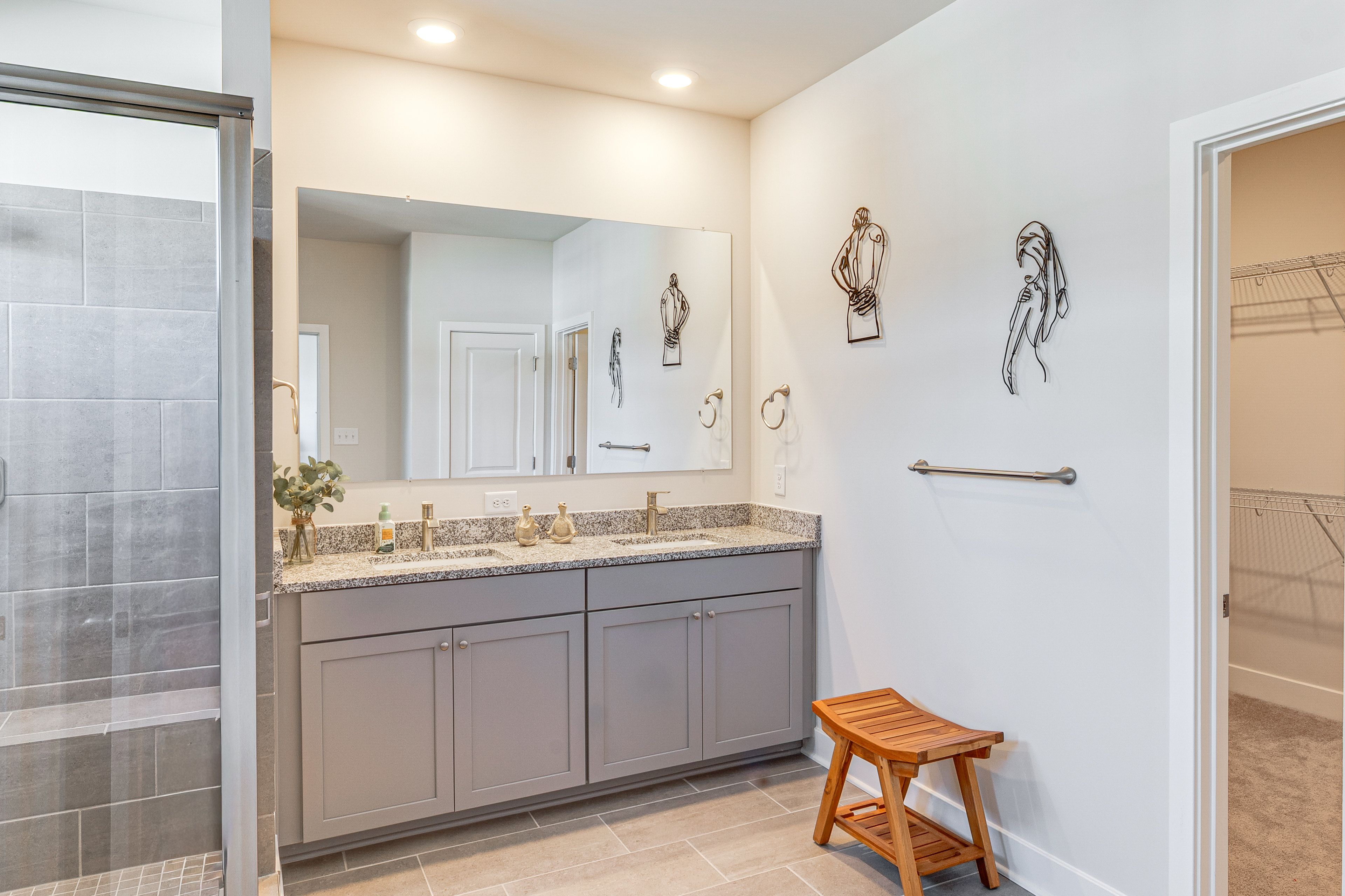 En-Suite Bathroom | 2nd Floor