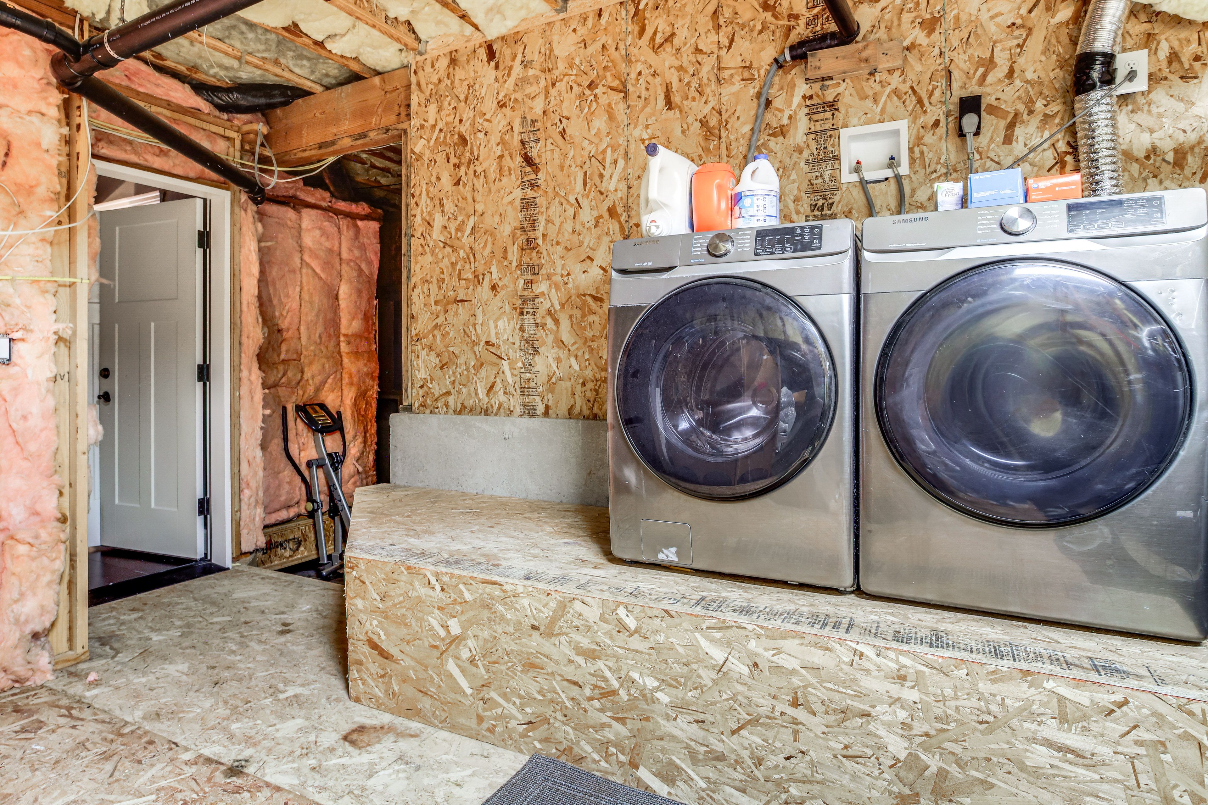 Laundry Area | Washer & Dryer