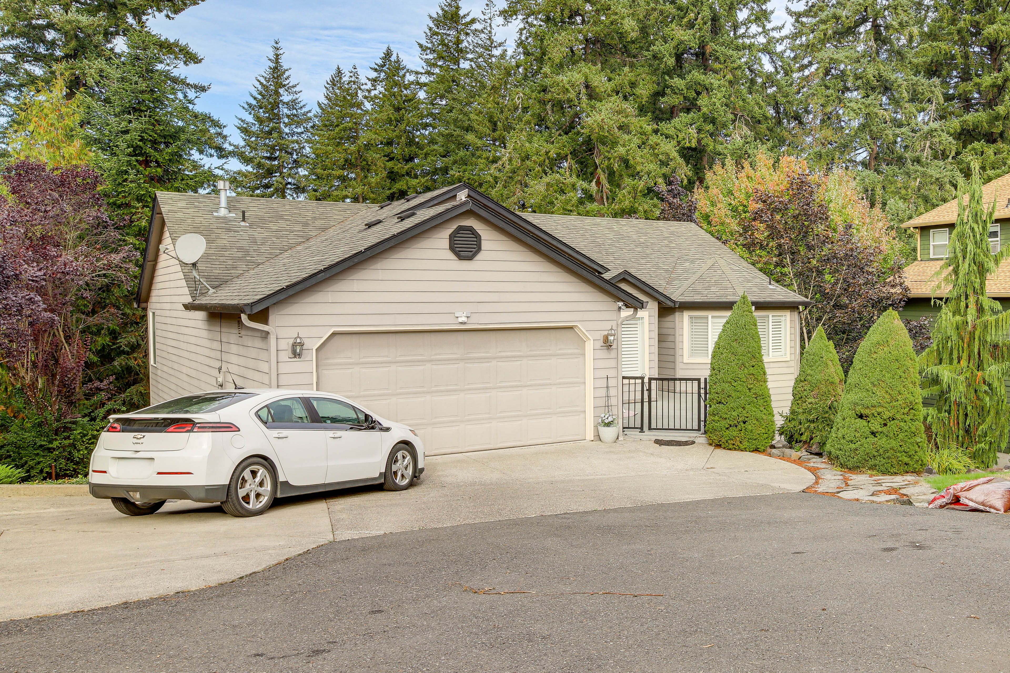 Driveway (1 Vehicle) | Street Parking (No Overnight; First-Come, First-Served)