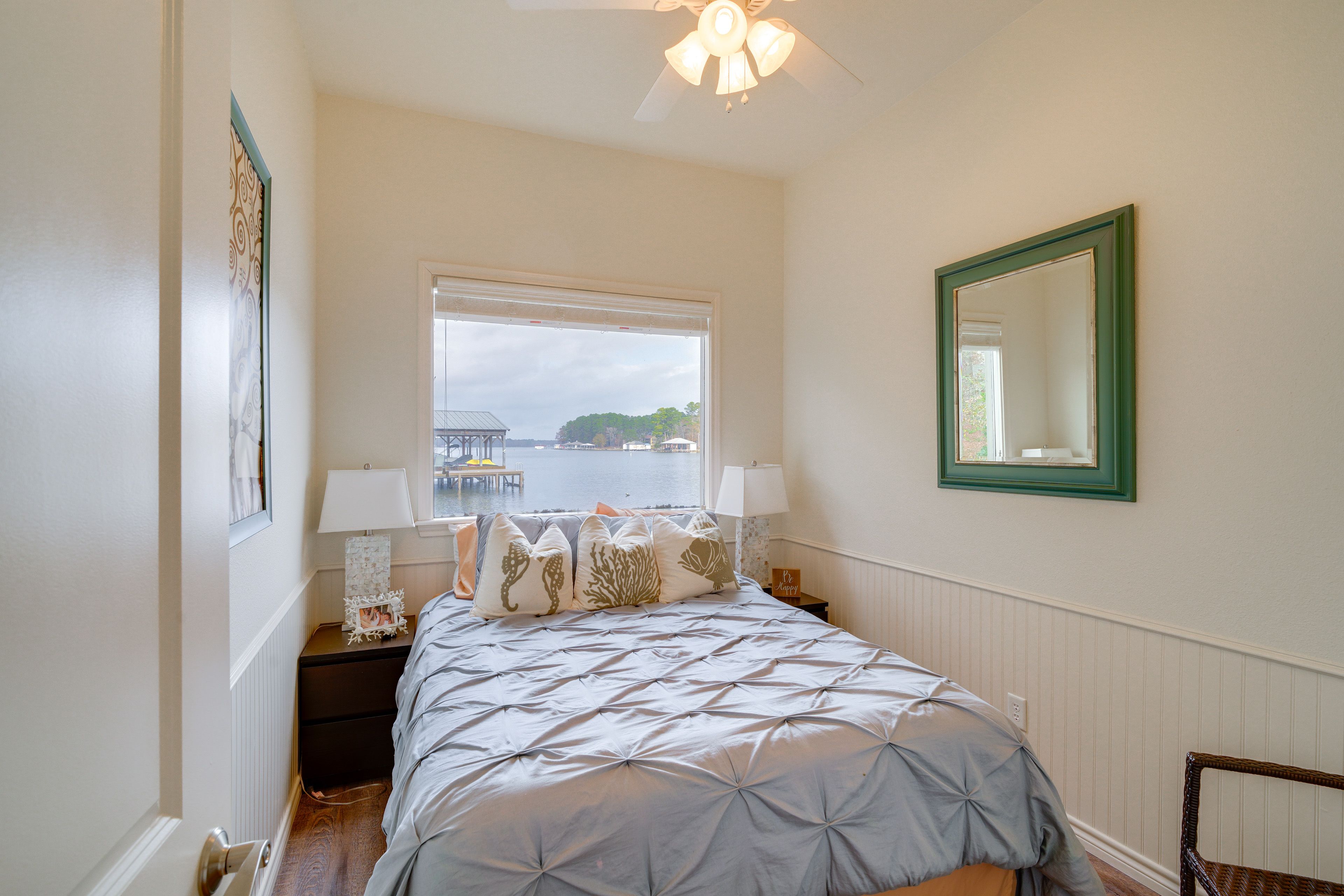 Bedroom 1 | Queen Bed | Linens