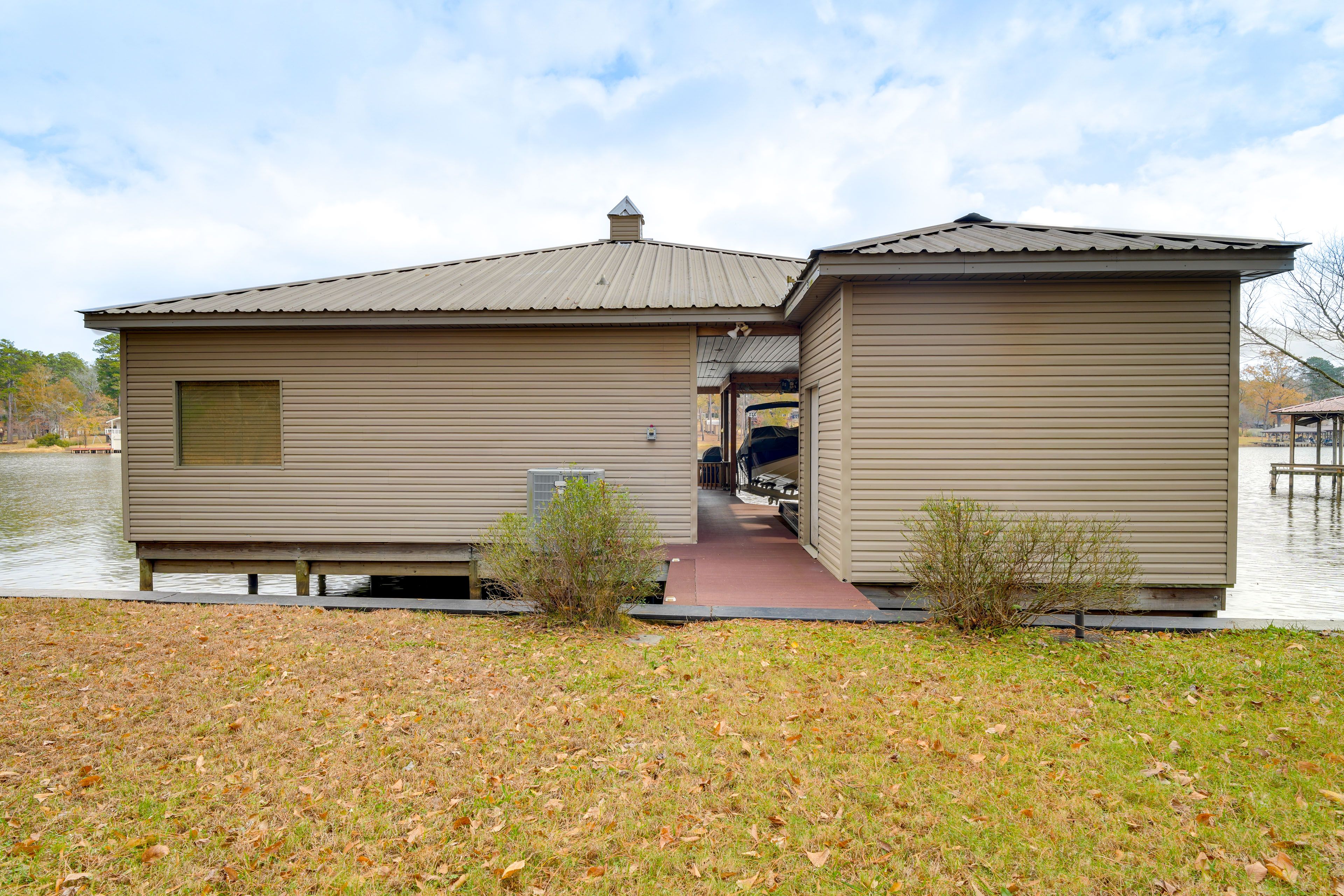 Parking | Driveway (4 Vehicles)