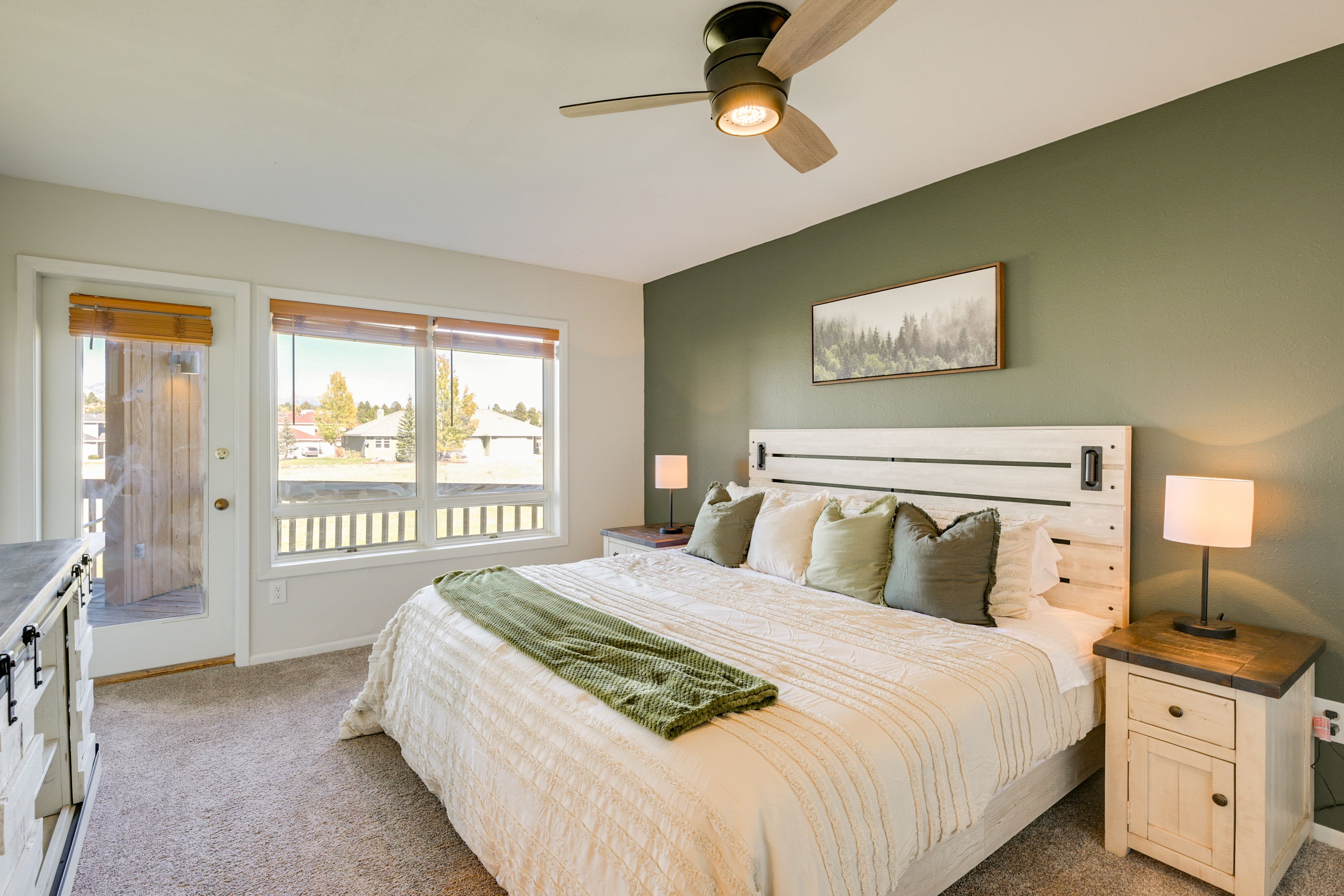 Bedroom 1 | King Bed | 1st Floor