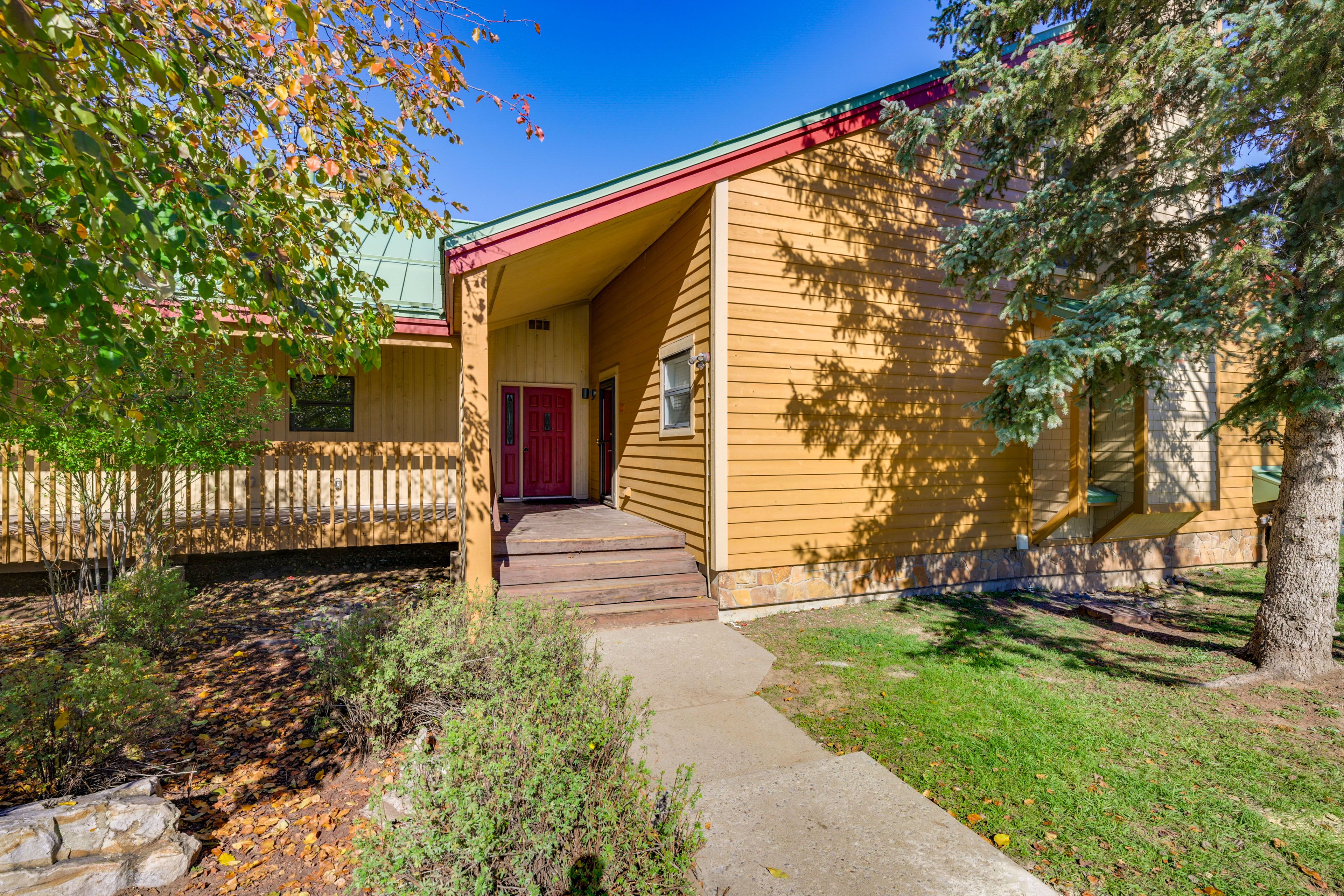 Parking | Driveway (2 Vehicles)