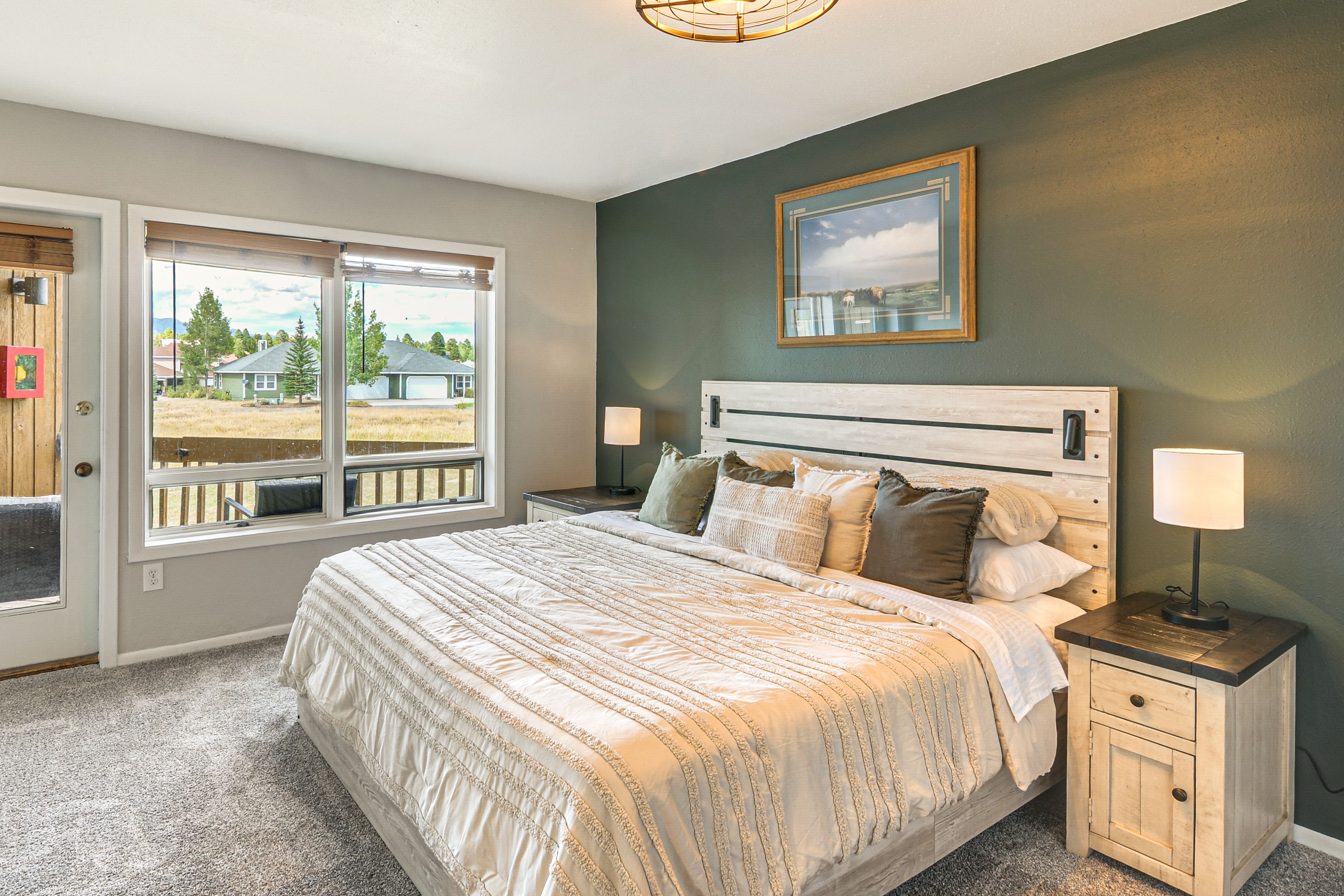 Bedroom 1 | King Bed | 1st Floor