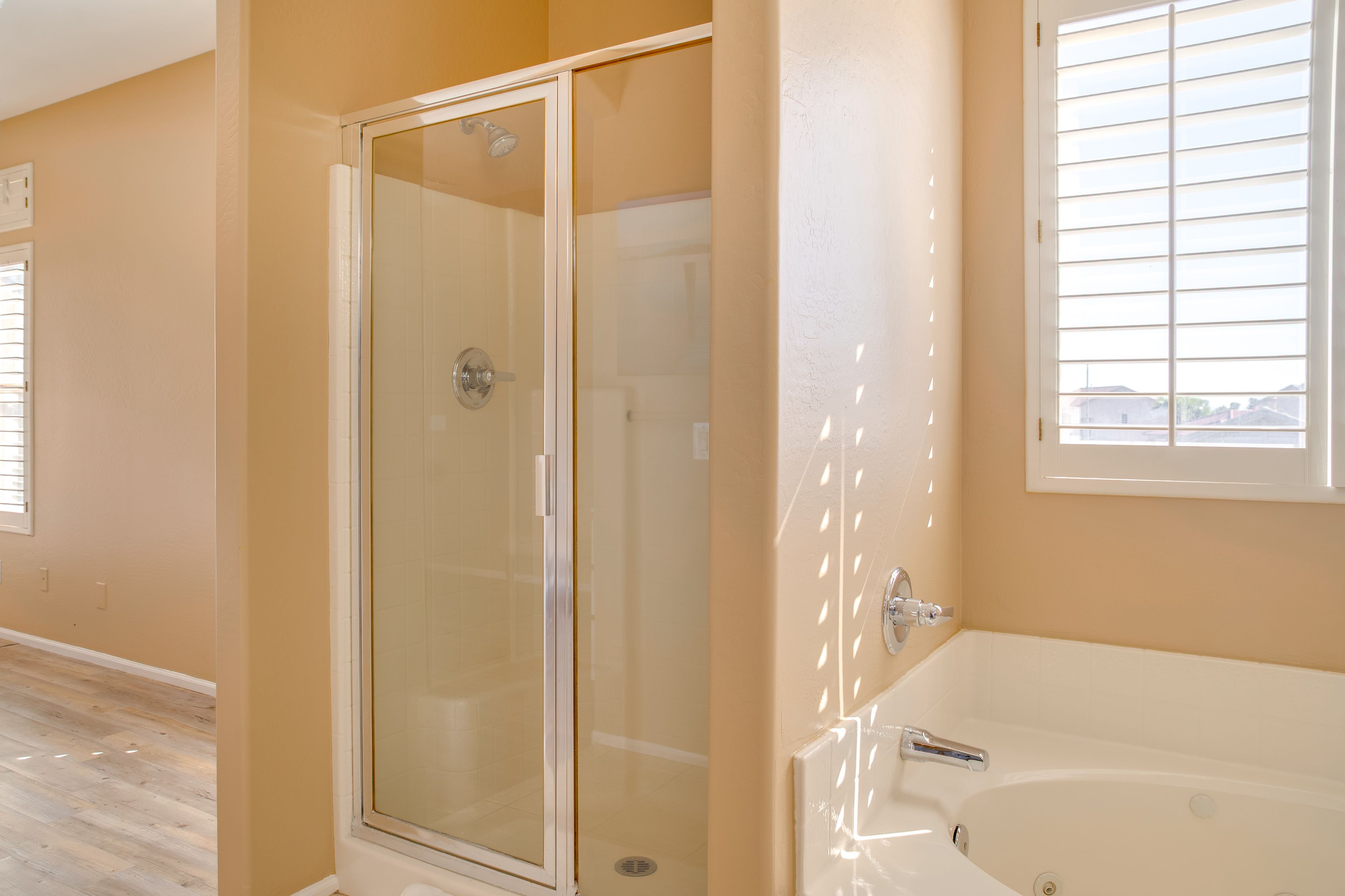 Full Bathroom | 2nd Floor