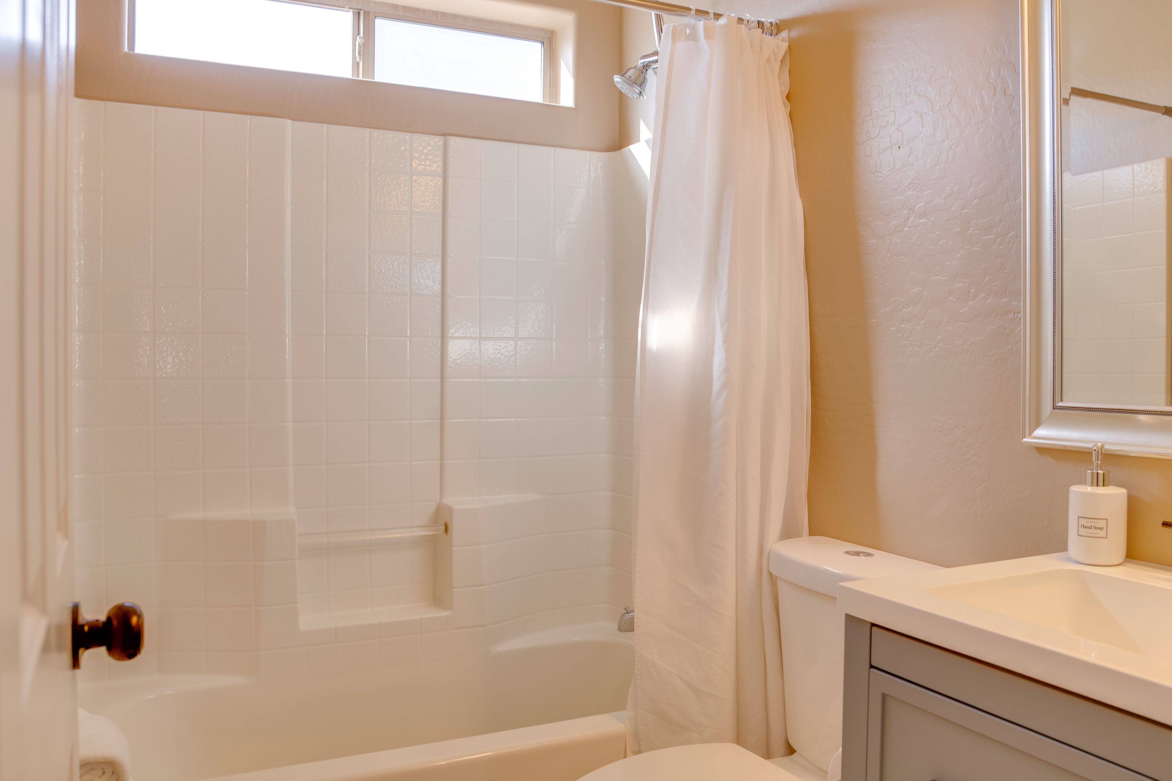 Full Bathroom | 2nd Floor