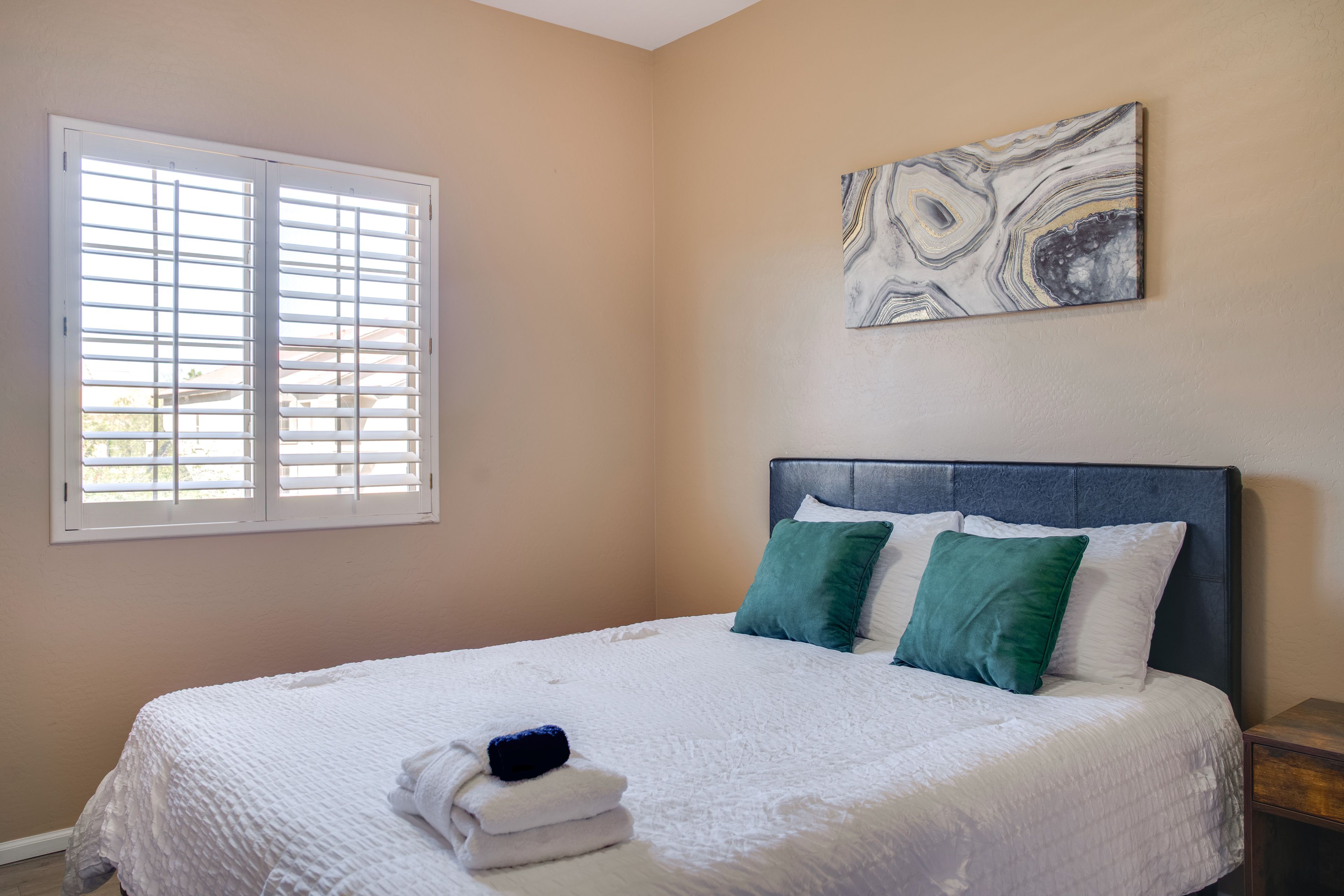 Bedroom 2 | Queen Bed | 2nd Floor