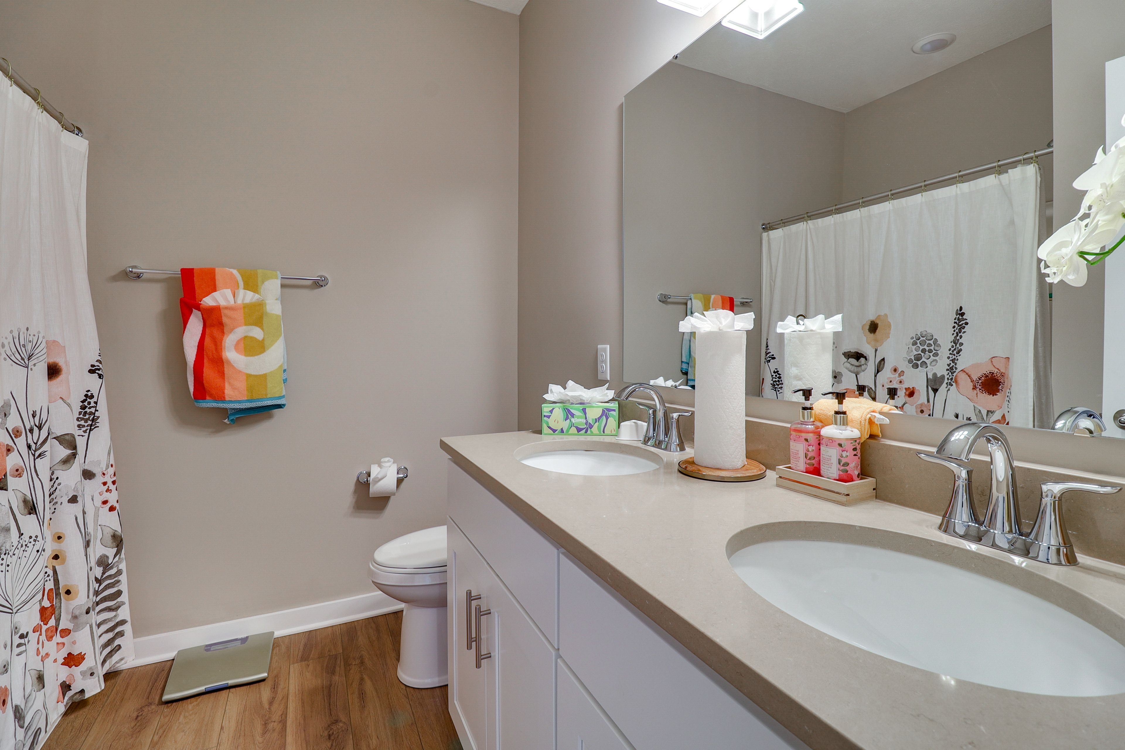 Full Bathroom | Hair Dryer