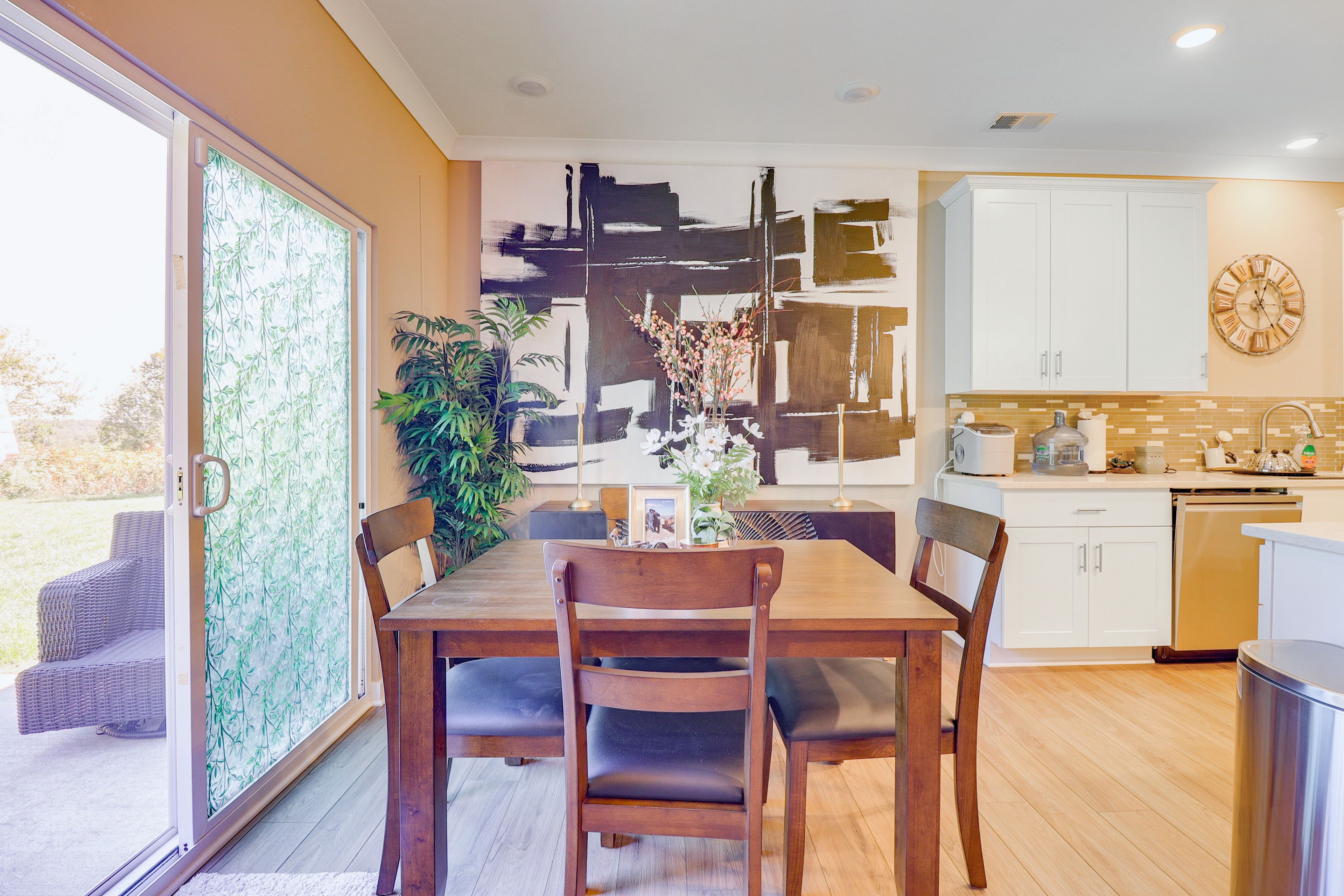 Dining Area | Dining Table | Dishware/Flatware