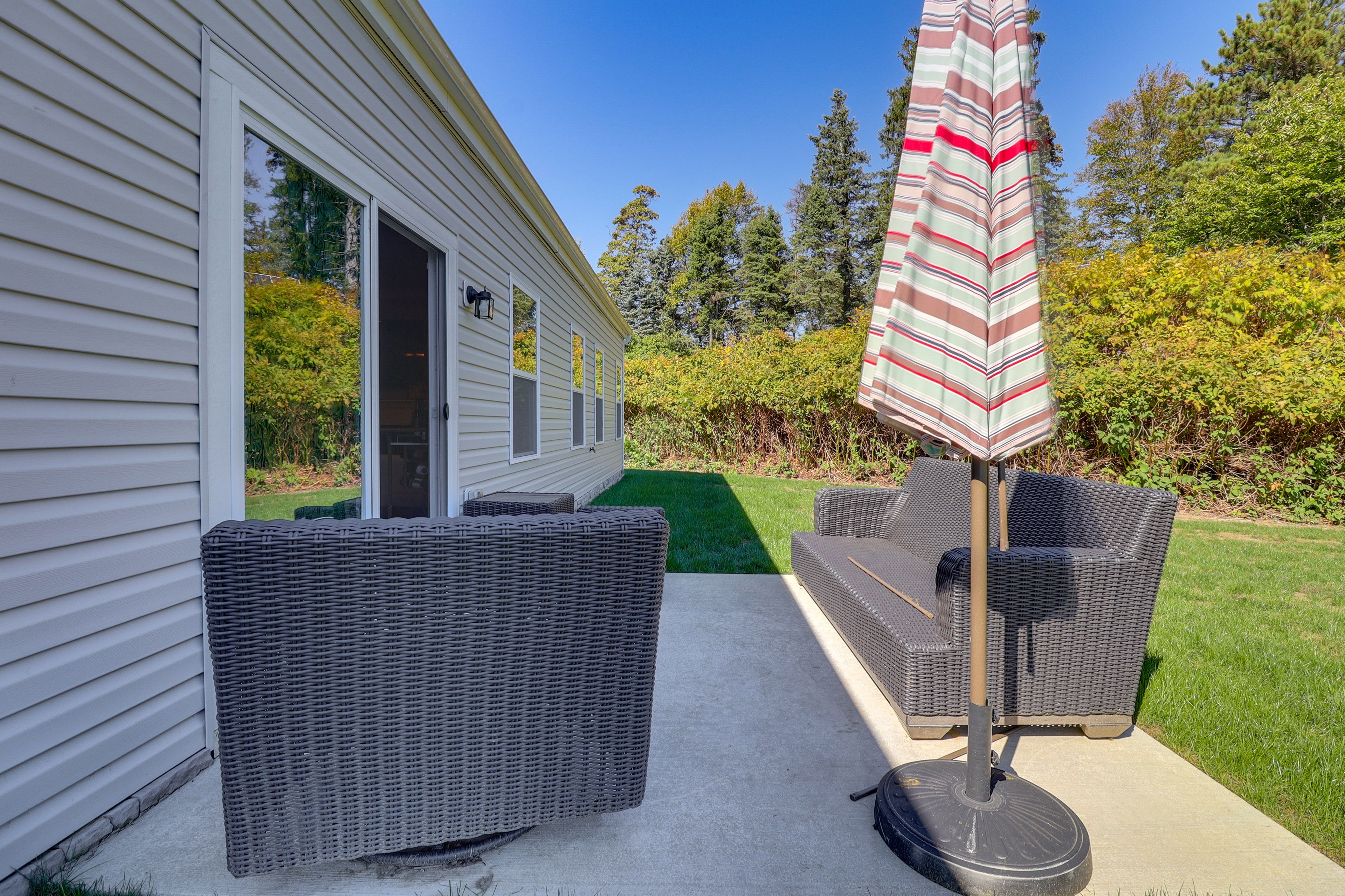 Patio Area w/ Seating