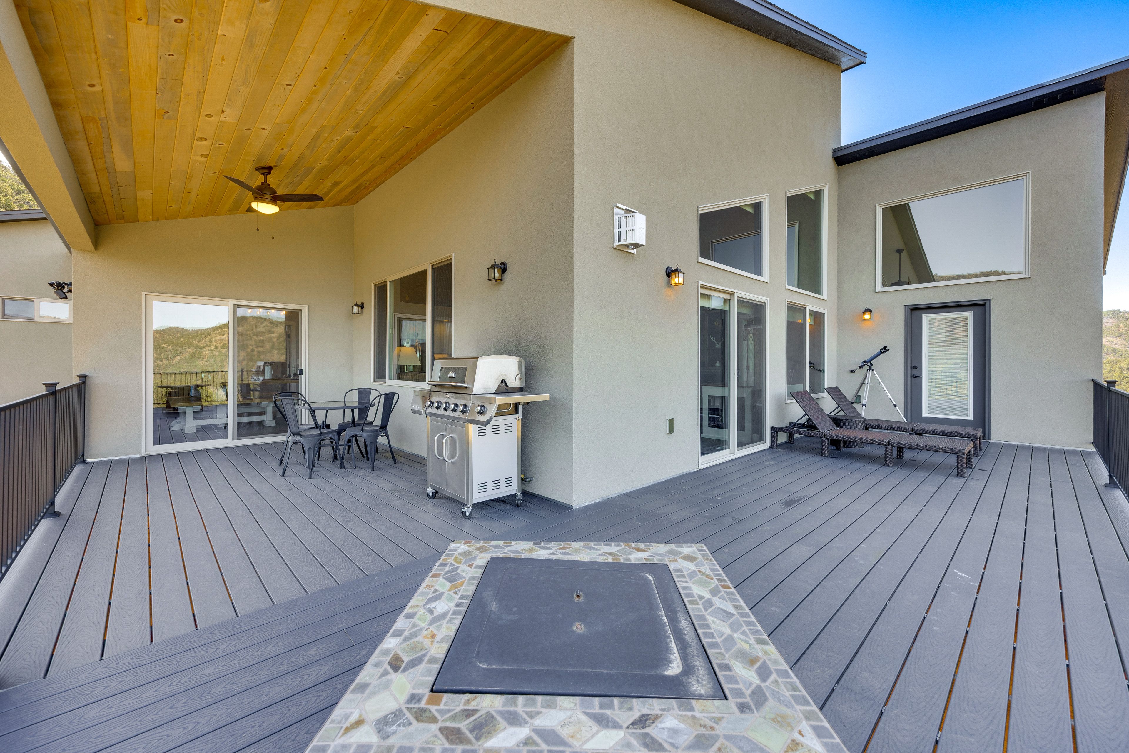 Wraparound Deck