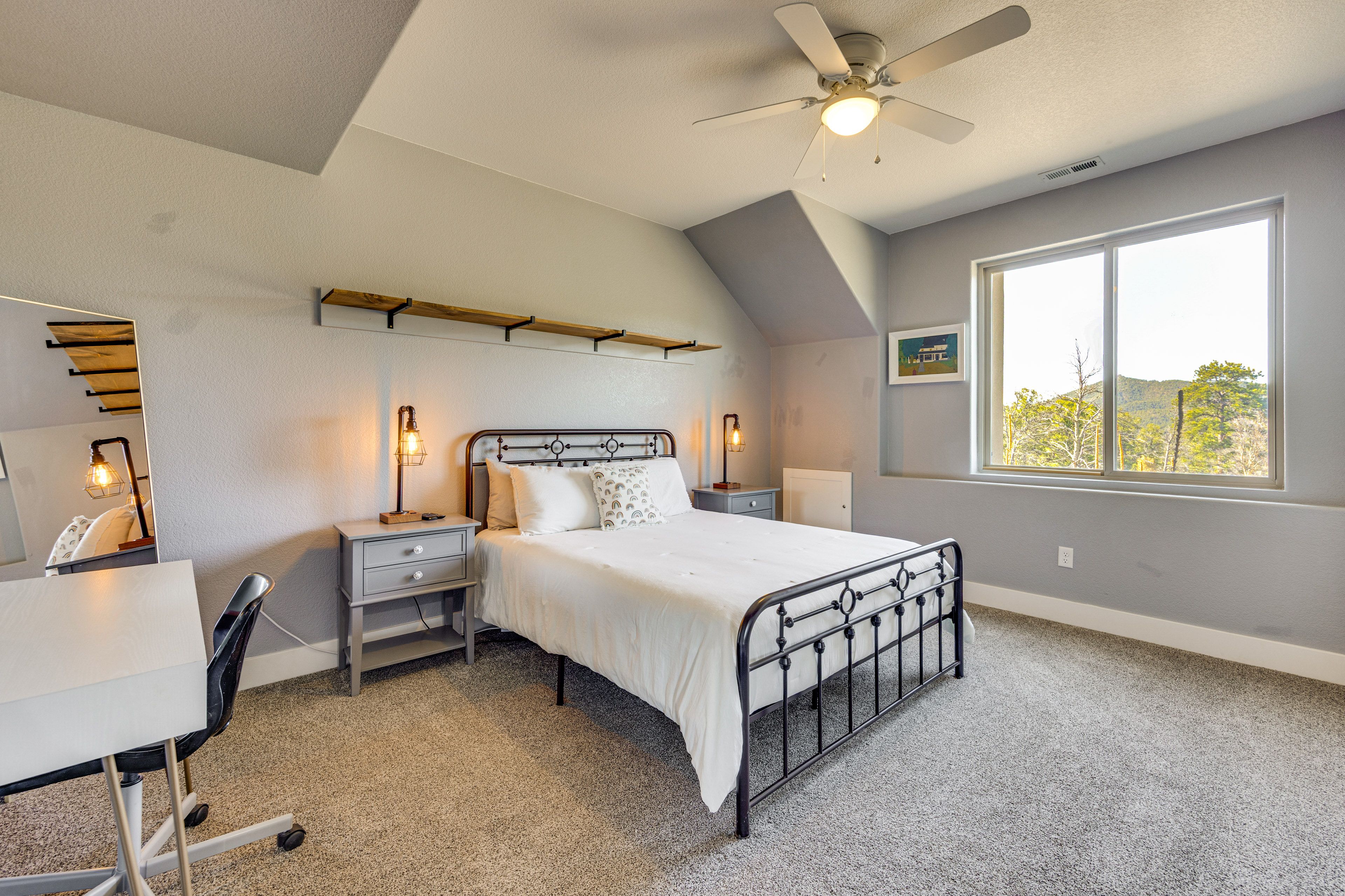 Bedroom 5 | Queen Bed | Lower Floor