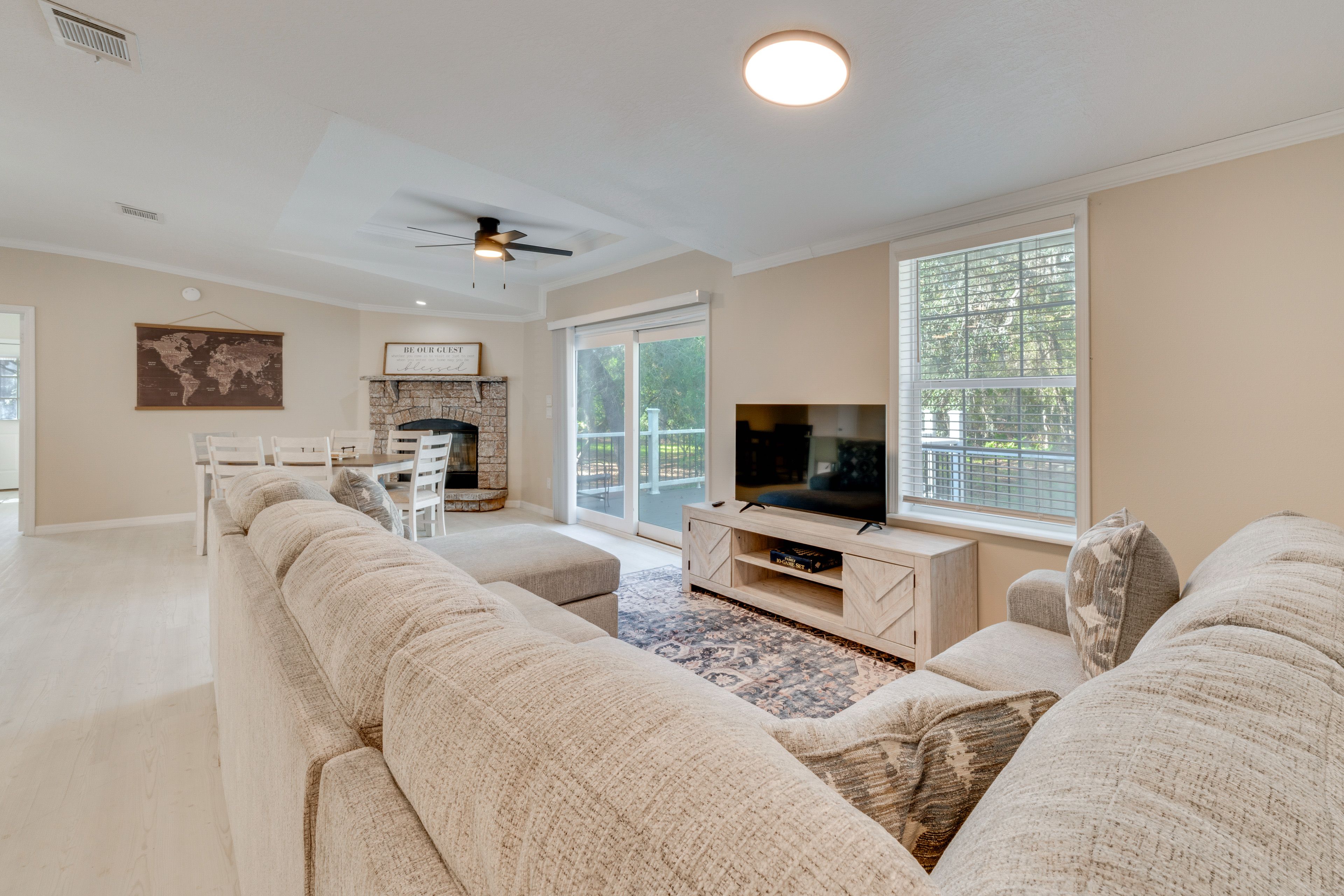 Living Room | Free WiFi