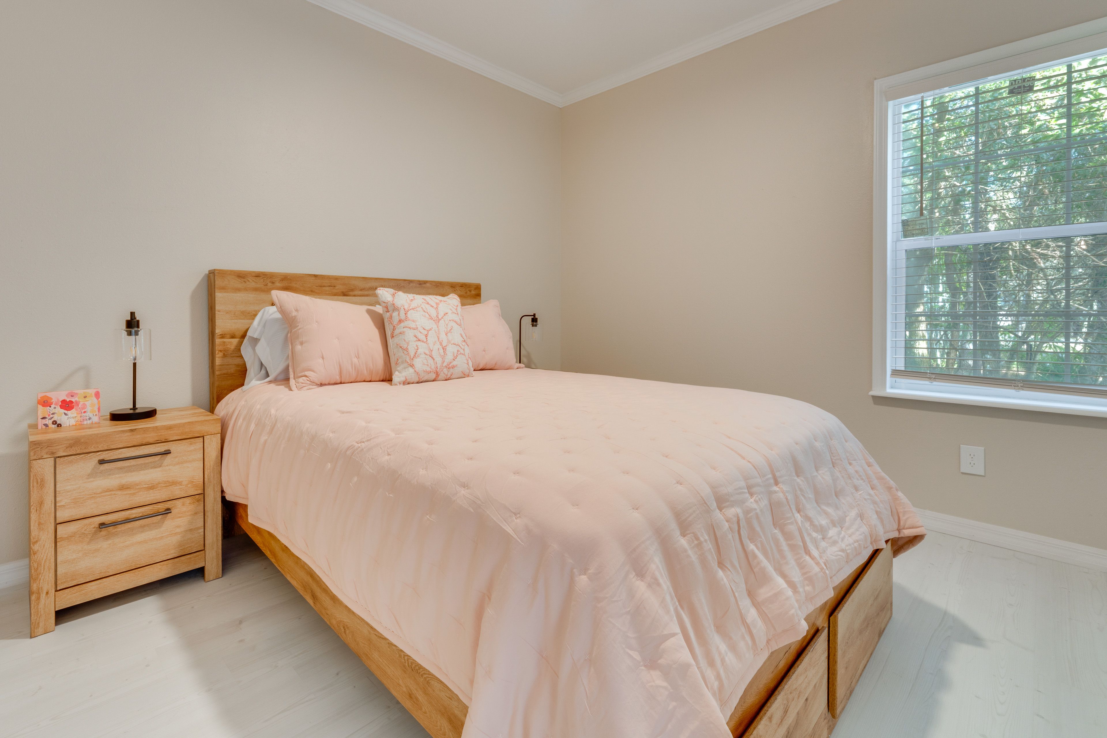 Bedroom 4 | Queen Bed