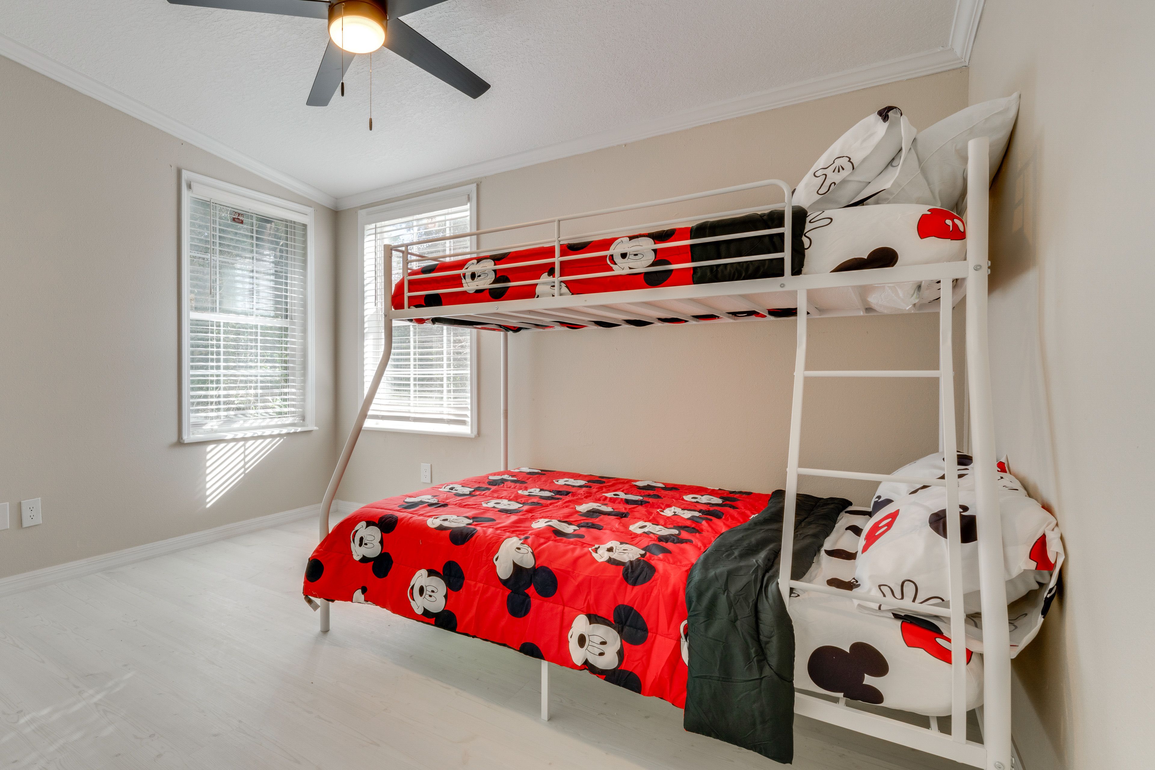 Bedroom 5 | Full/Queen Bunk Bed