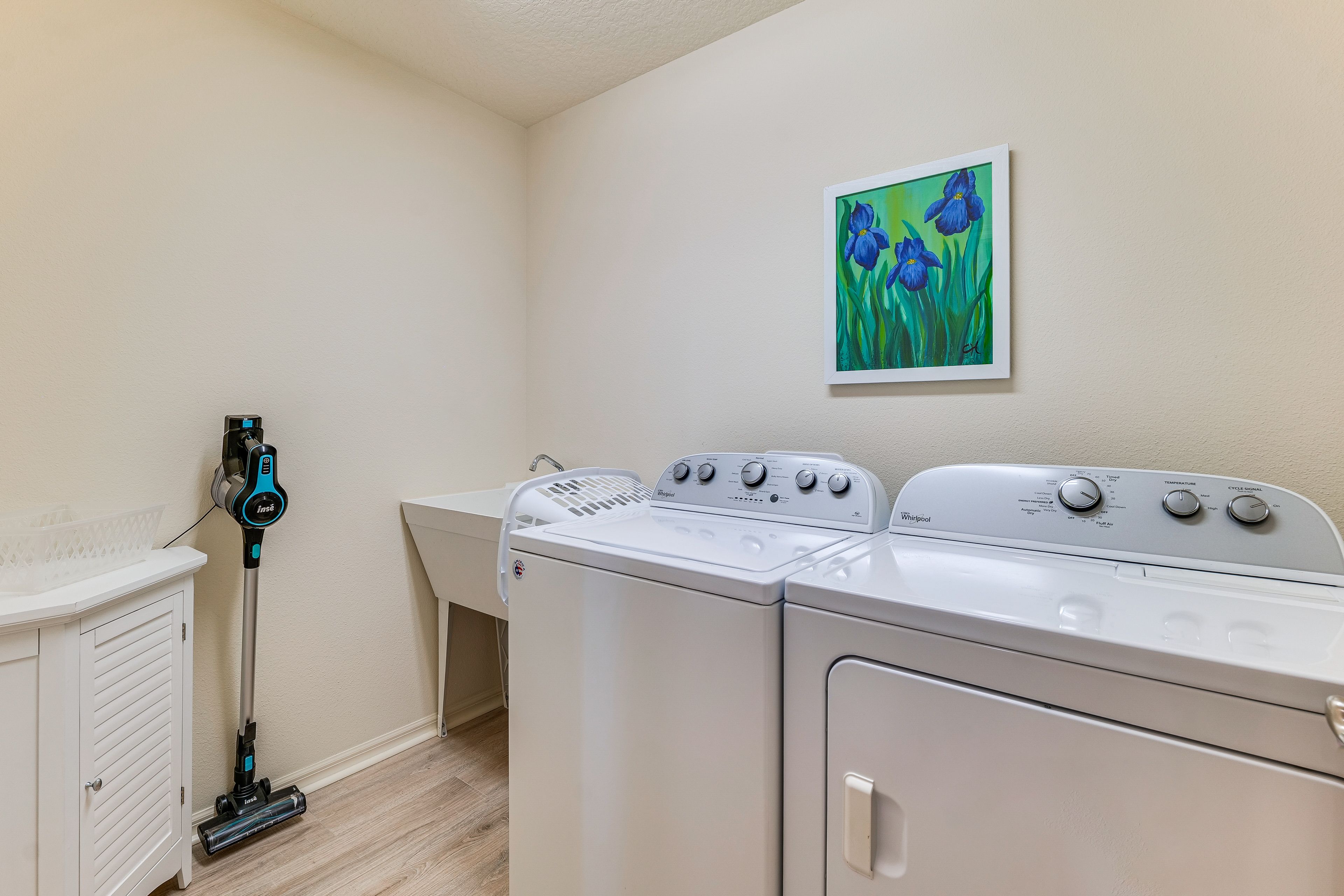 Laundry Room | Washer & Dryer