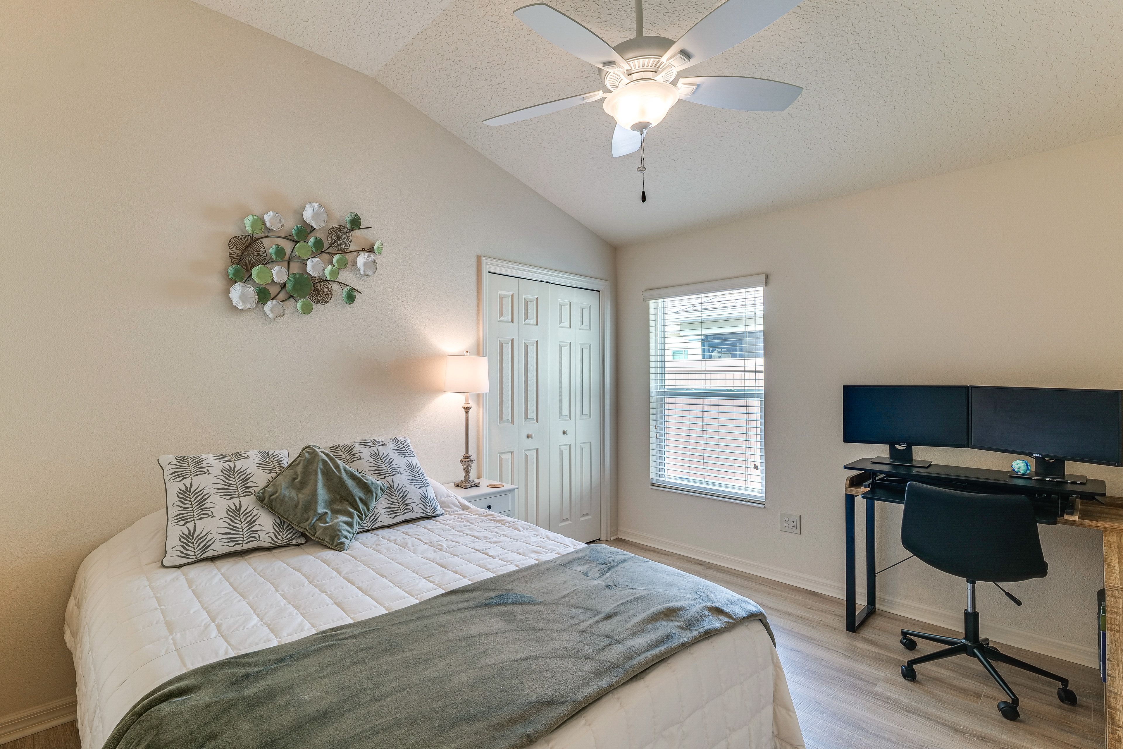 Bedroom 3 | Queen Bed | Desk w/ 2 Monitors