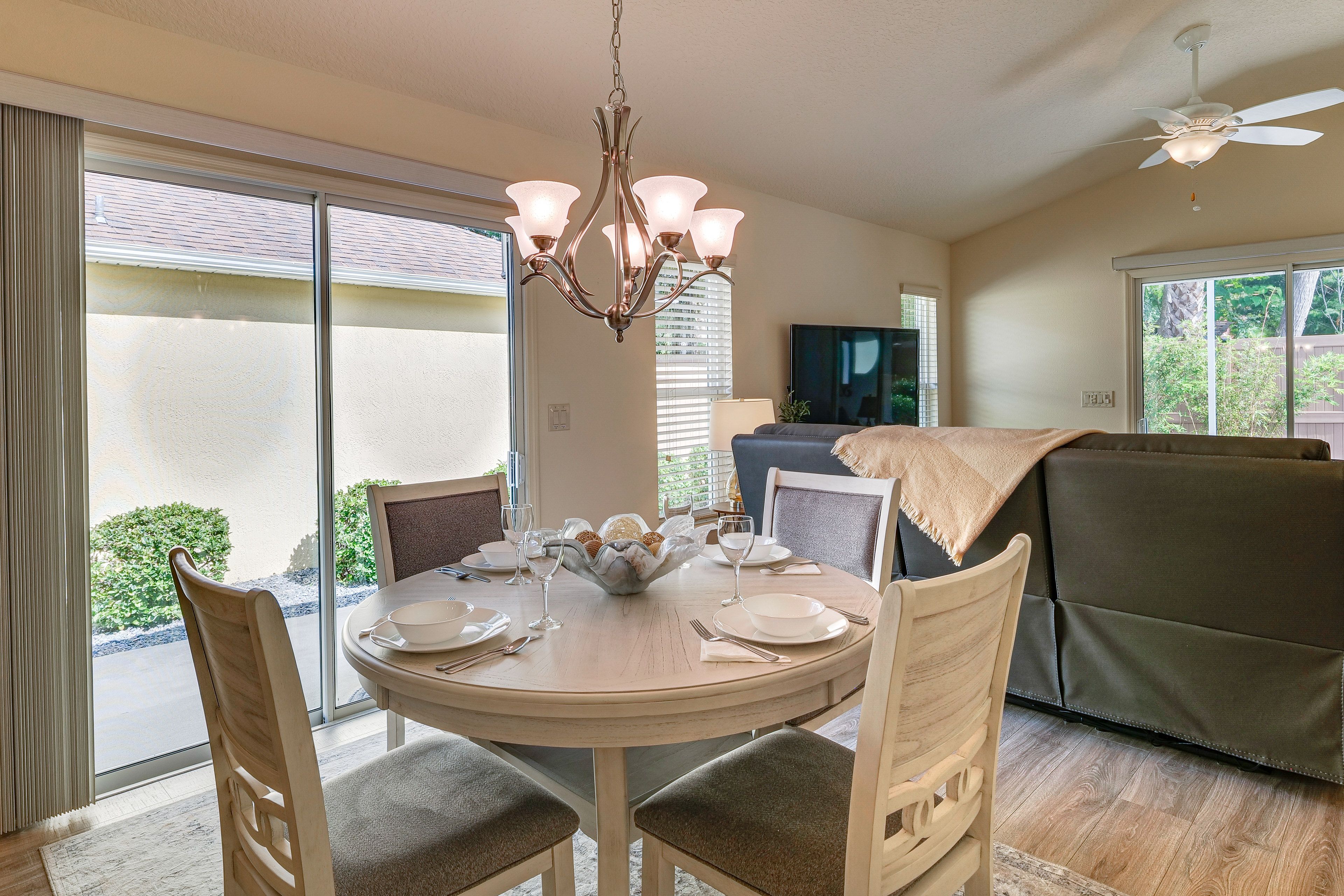 Dining Area | Dishware & Flatware